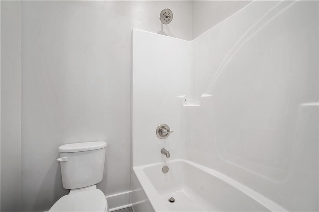 7051 Country Oaks Drive. Irvington, AL 36544