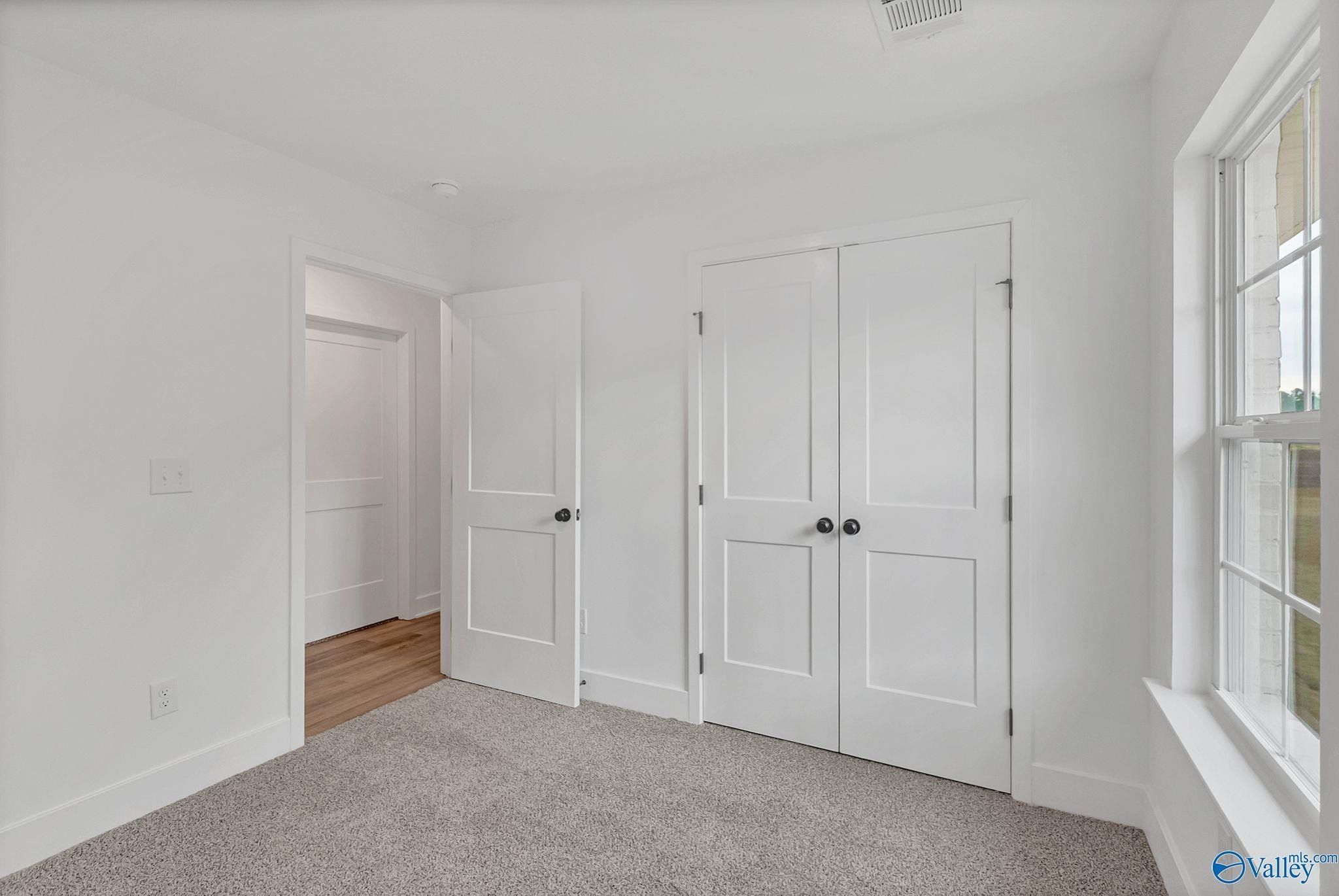 15376 Lapwing Cove. Athens, AL 35611