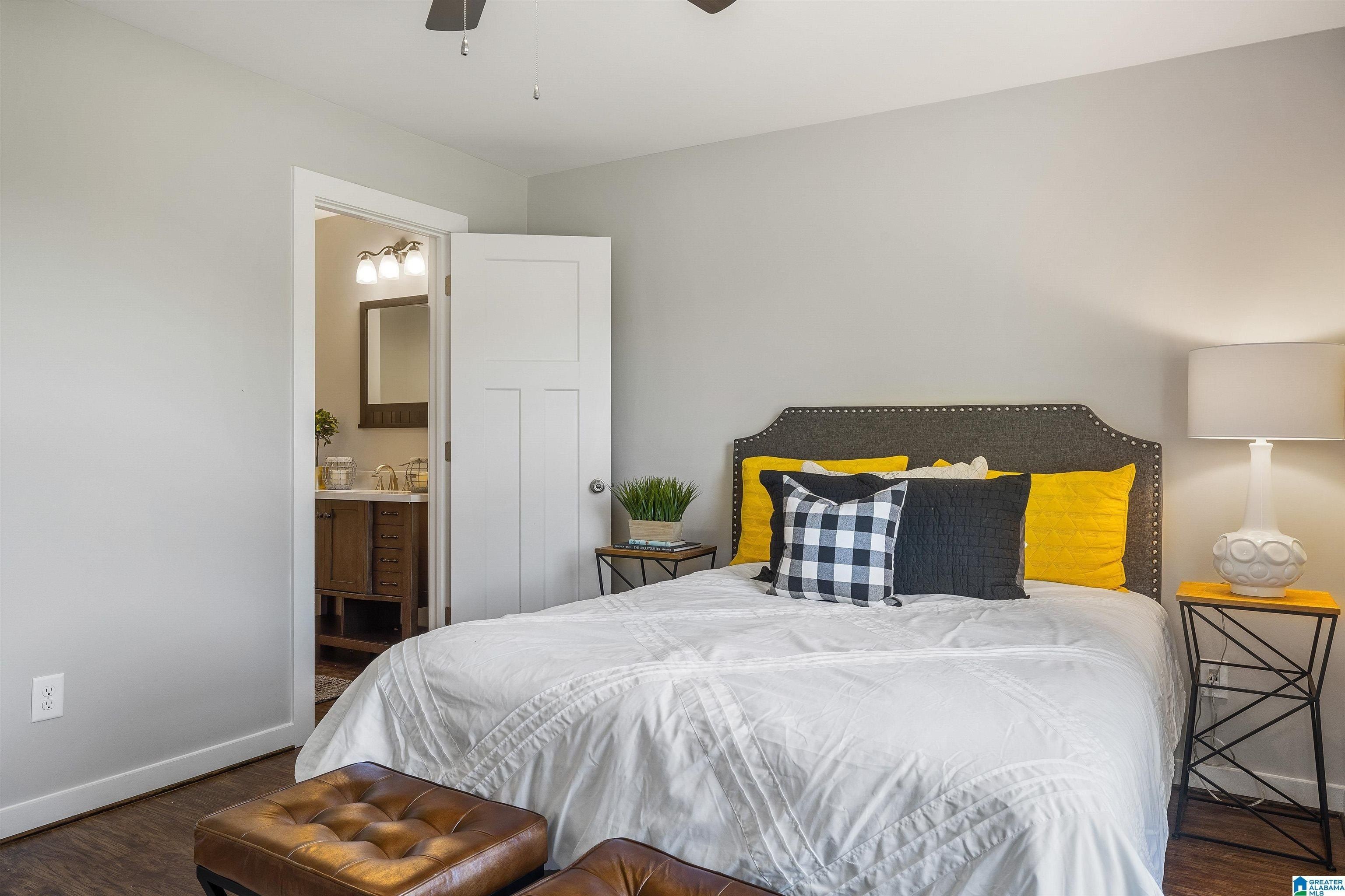 244 Mabelon Court. Hueytown, AL 35023