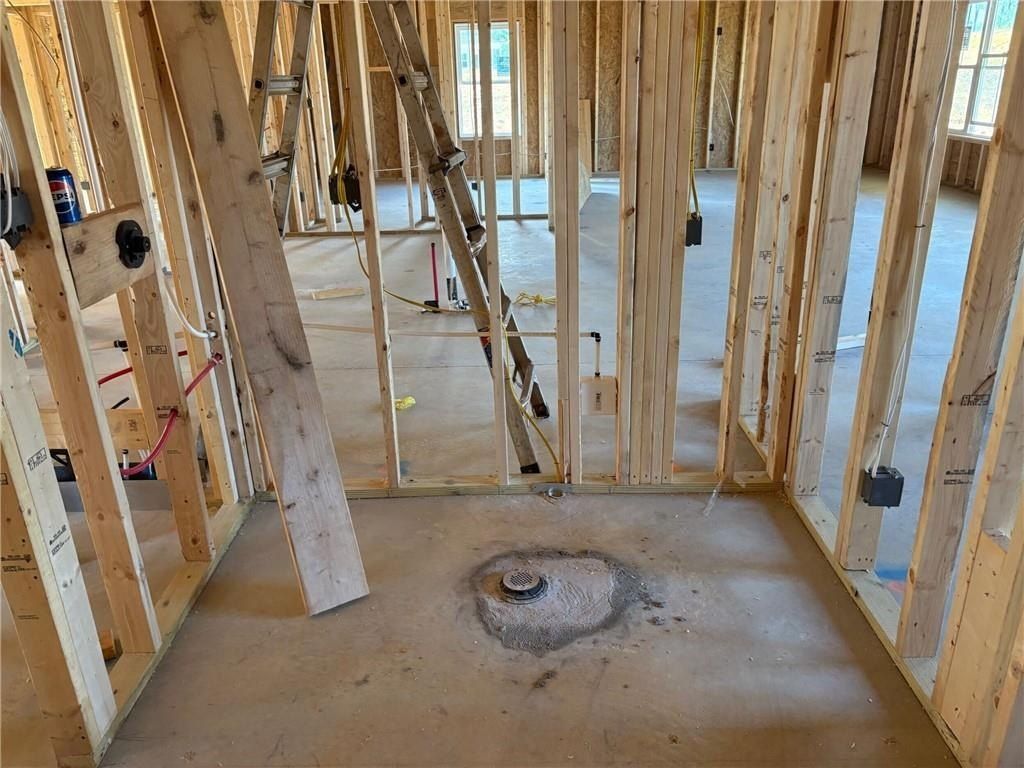 7213 King Road. Valley, AL 36854