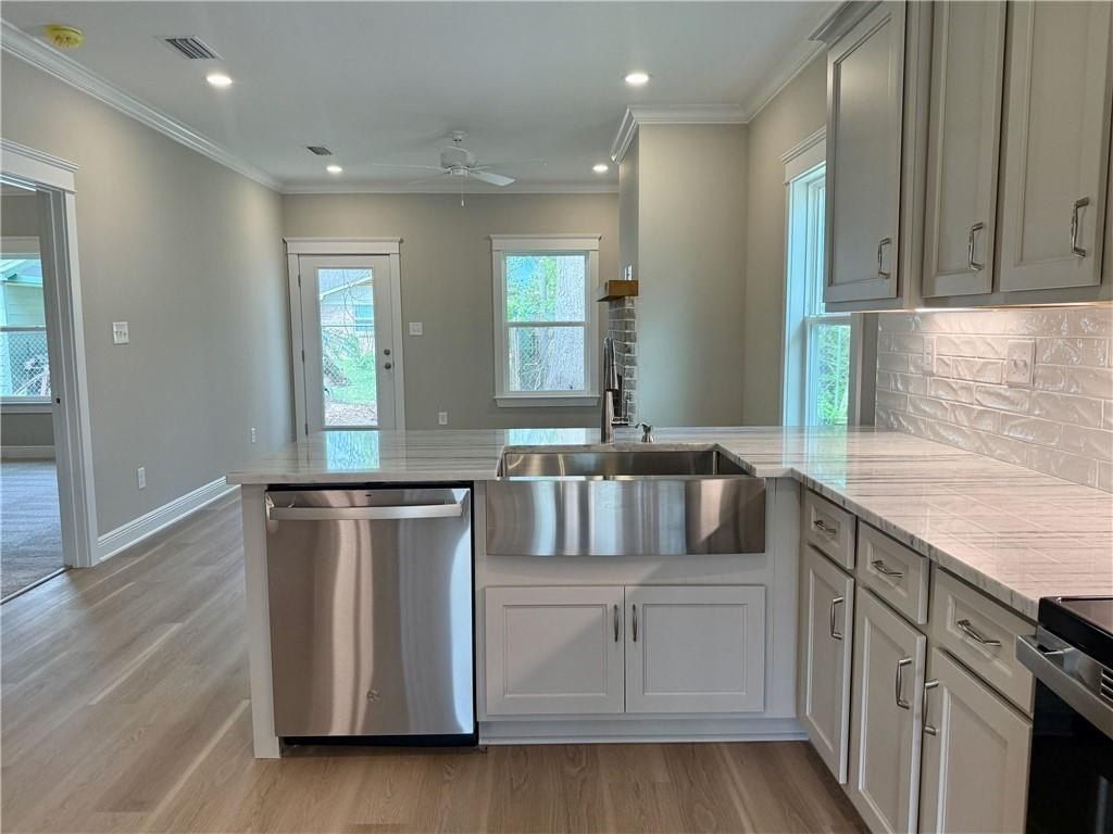 2290 Snowden Place. Mobile, AL 36609