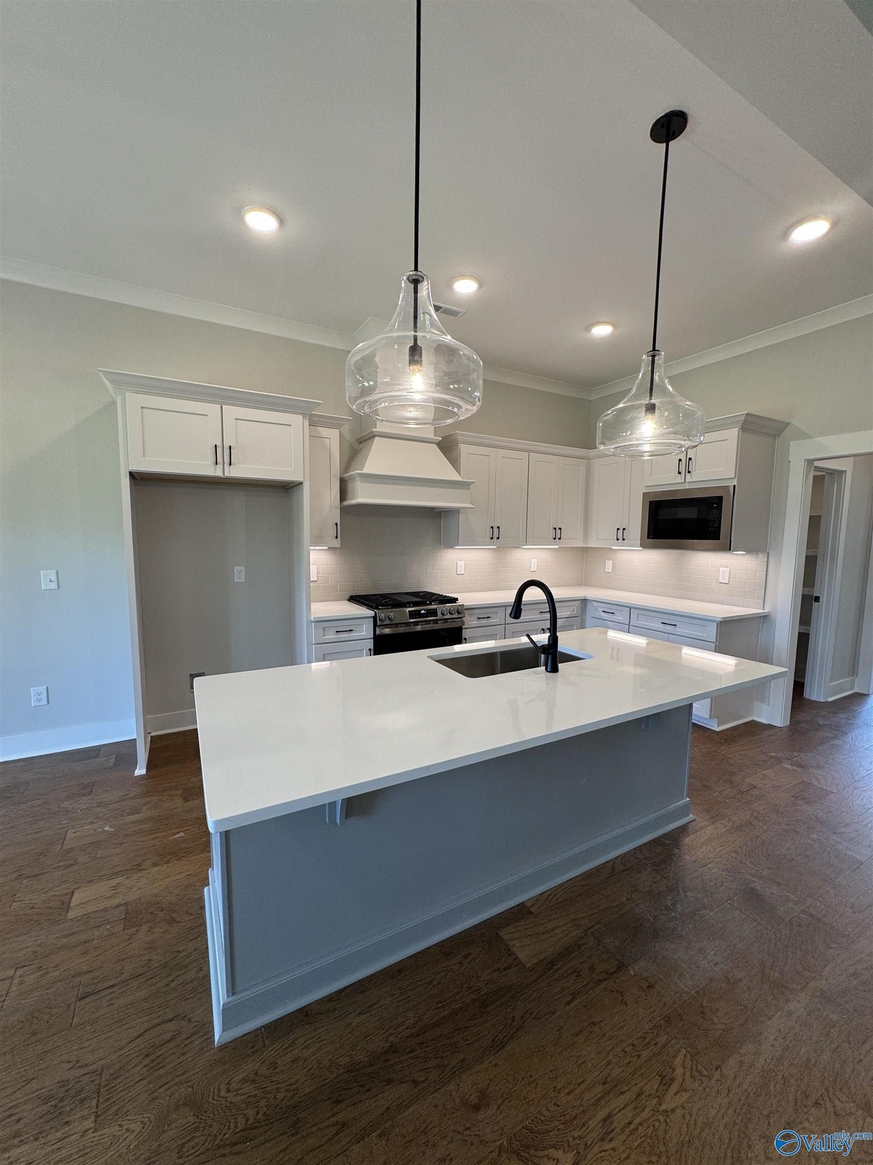 23329 Rhett Drive. Athens, AL 35613