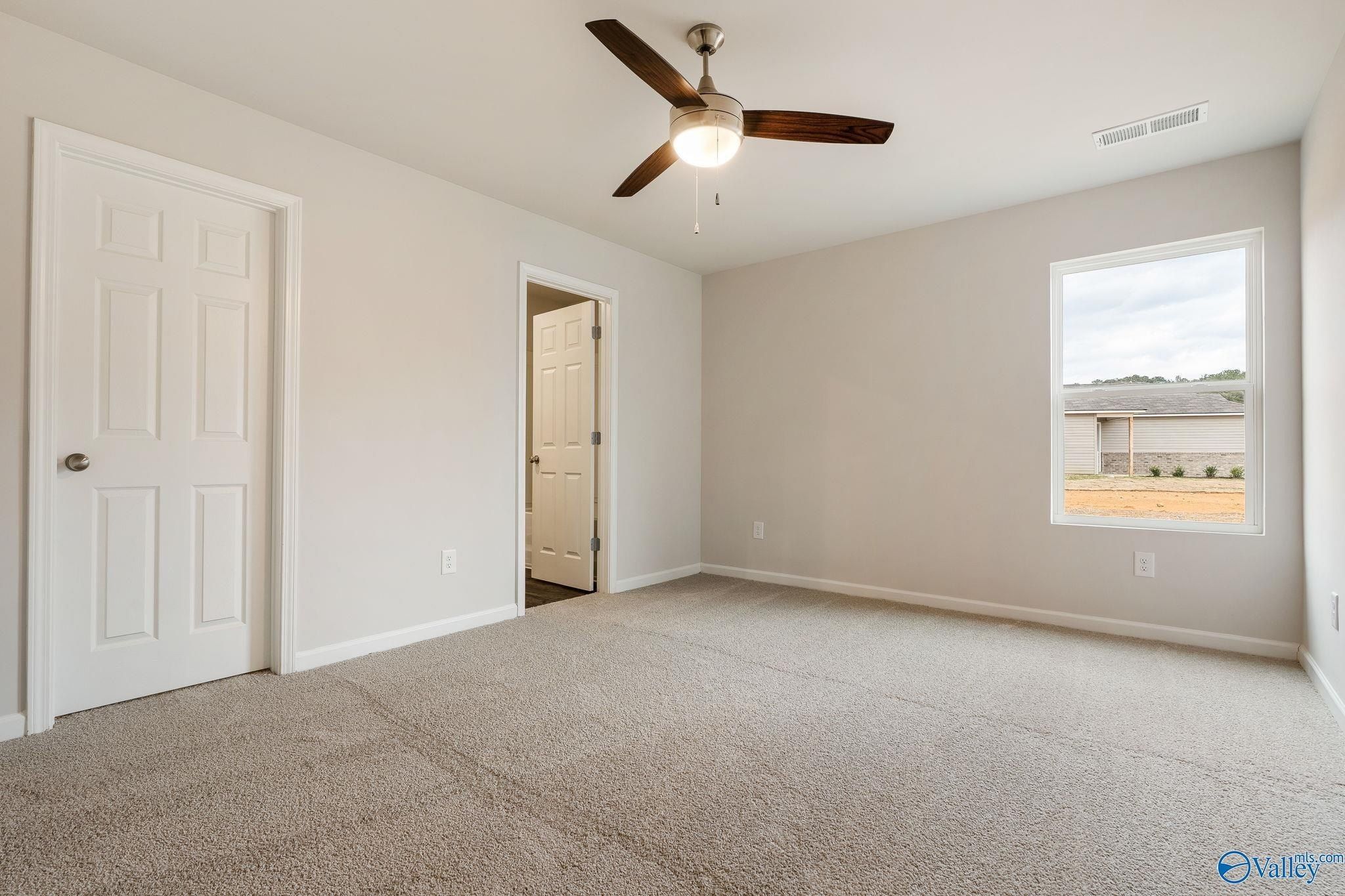 4302 Foxwood Drive. Decatur, AL 35603