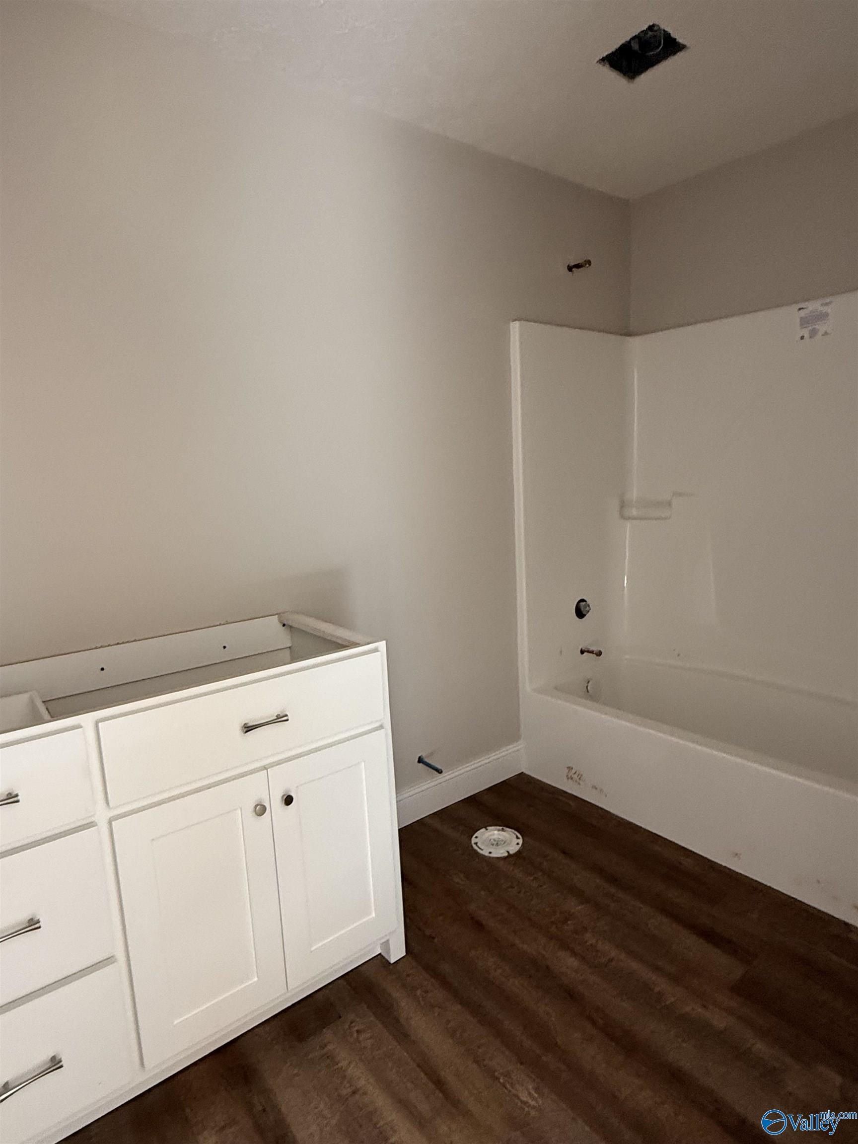 11709 Cowford Road. Athens, AL 35611
