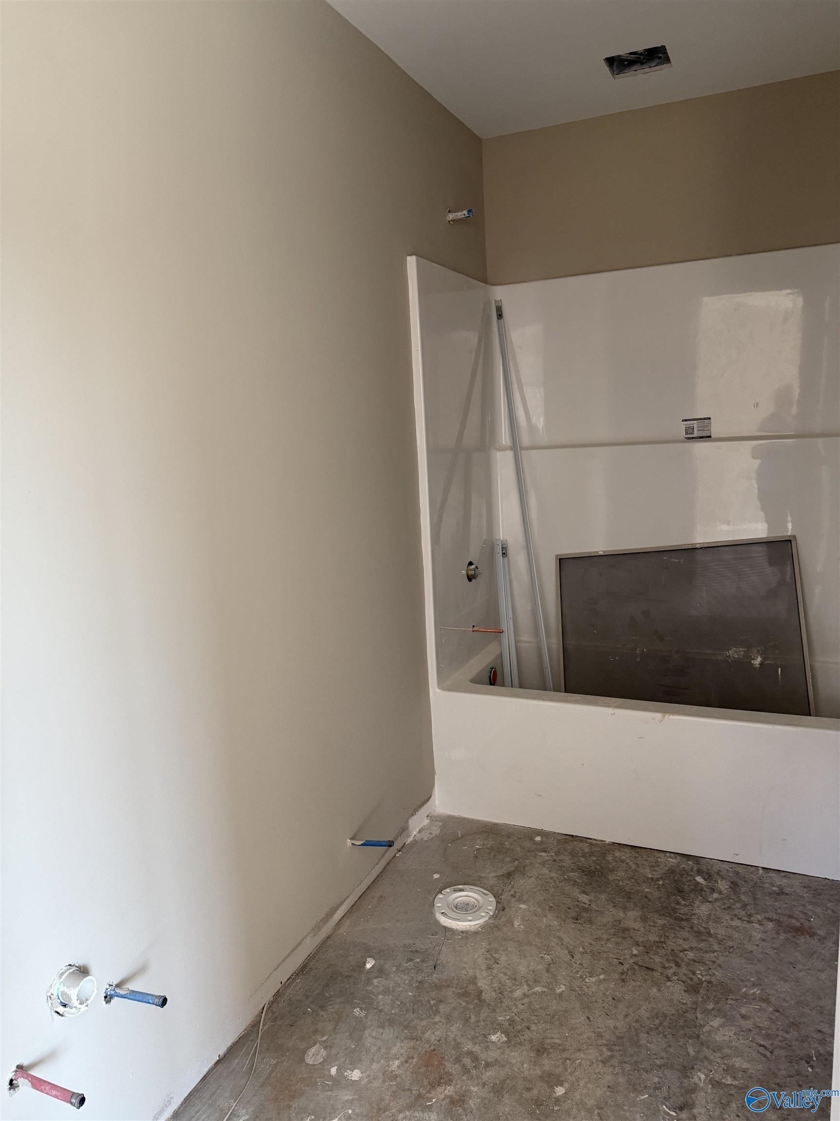 12592 Sommers Road. Athens, AL 35611
