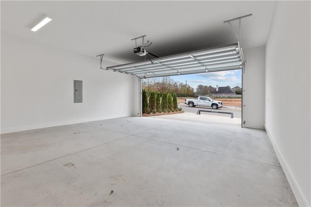 2221 Bellevue Place. Auburn, AL 36830