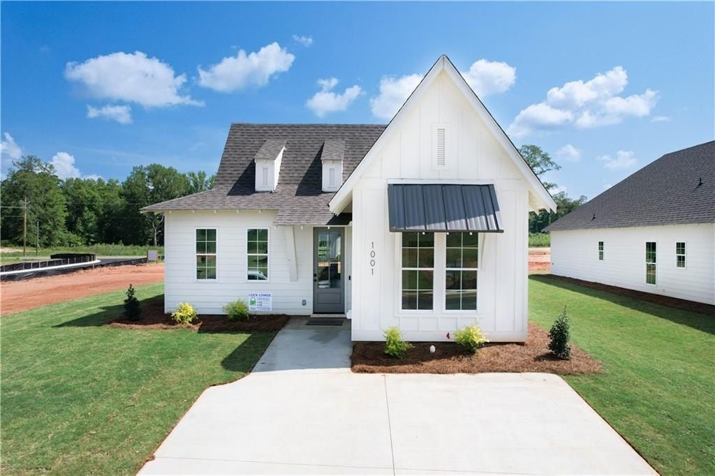 39 Crossing Court W. Valley, AL 36854
