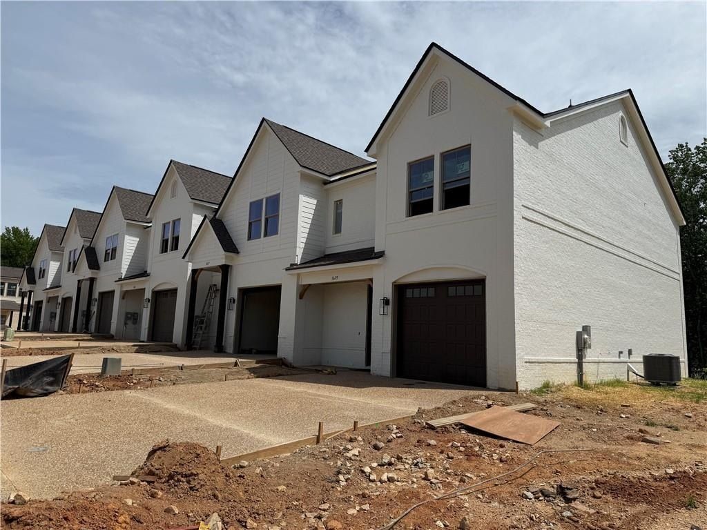 1629 Parker Creek Trail. Auburn, AL 36832