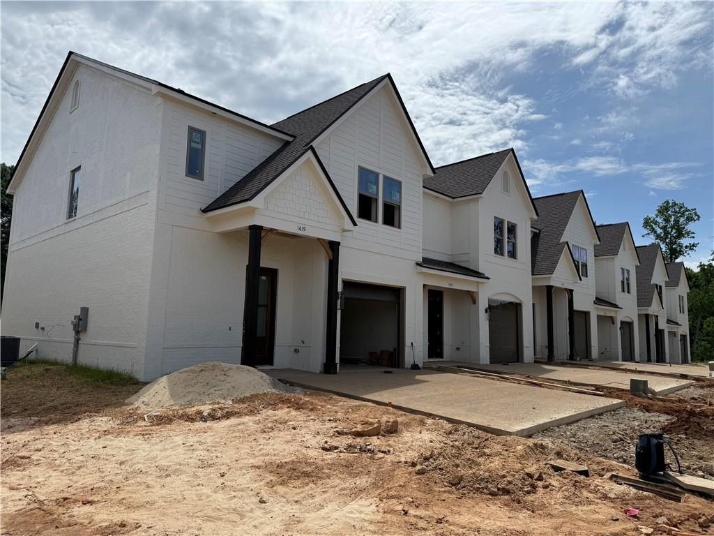 1625 Parker Creek Trail. Auburn, AL 36832
