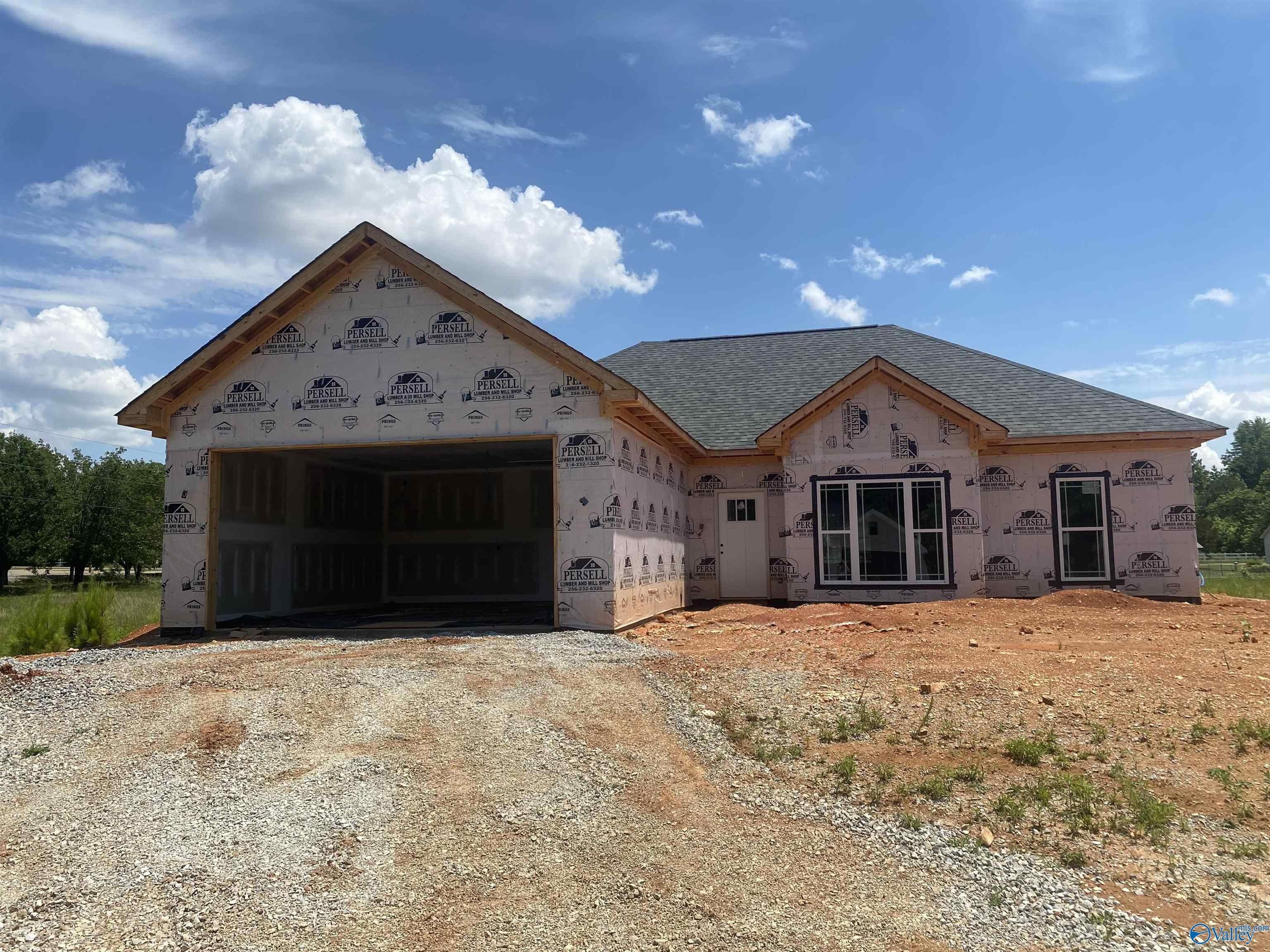 11208 Percy Drive. Tanner, AL 35671