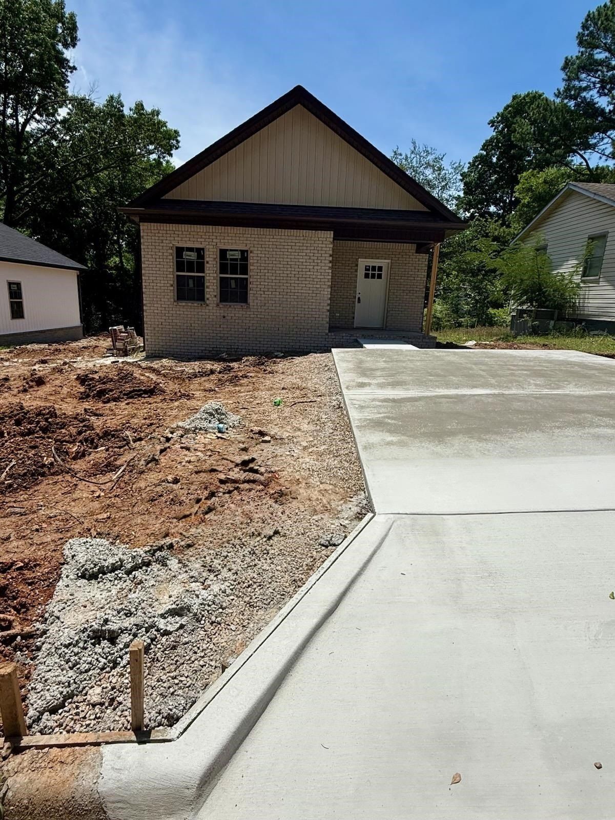 422 Smith St. Florence, AL 35630