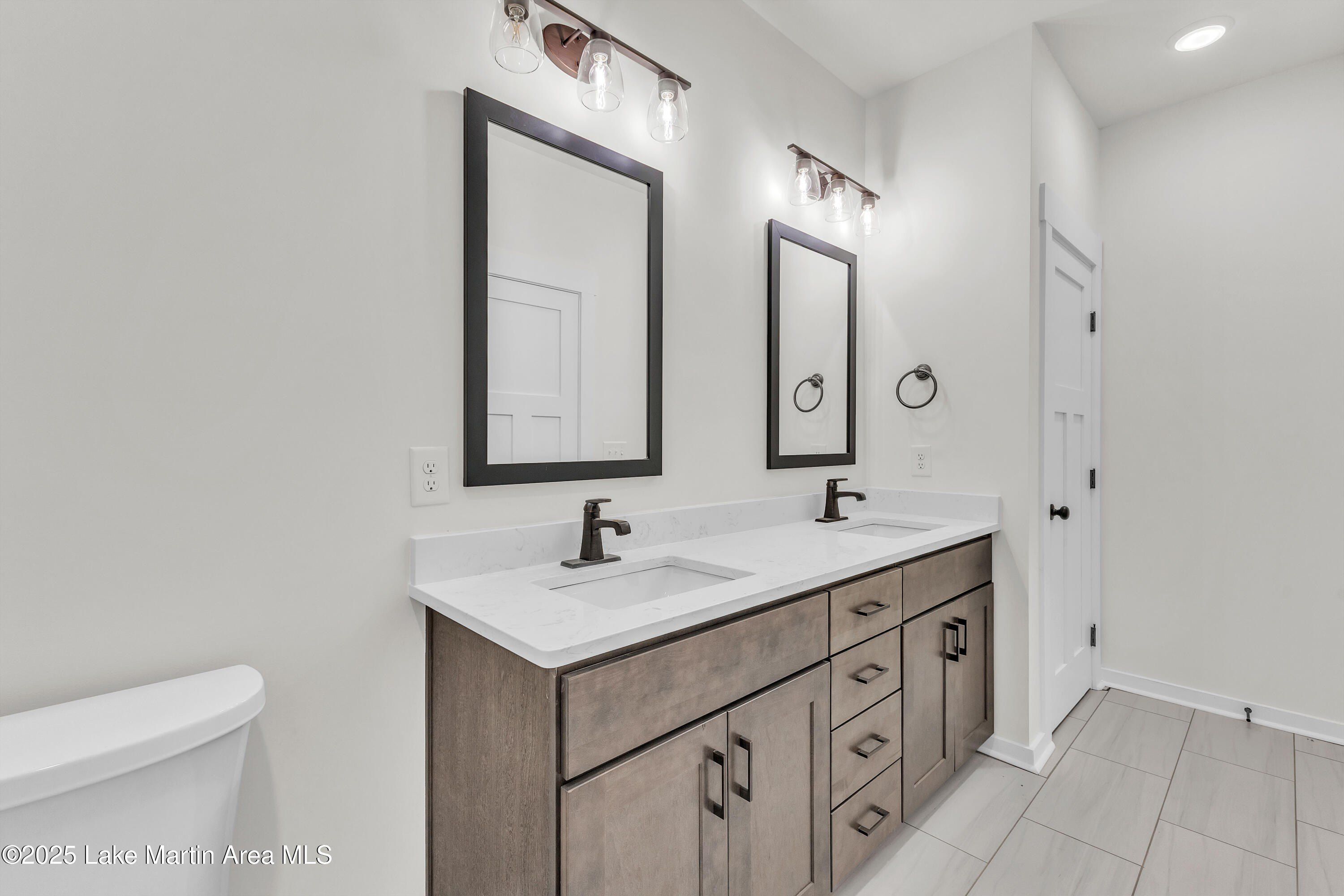 189 Magnolia Way. Dadeville, AL 36853