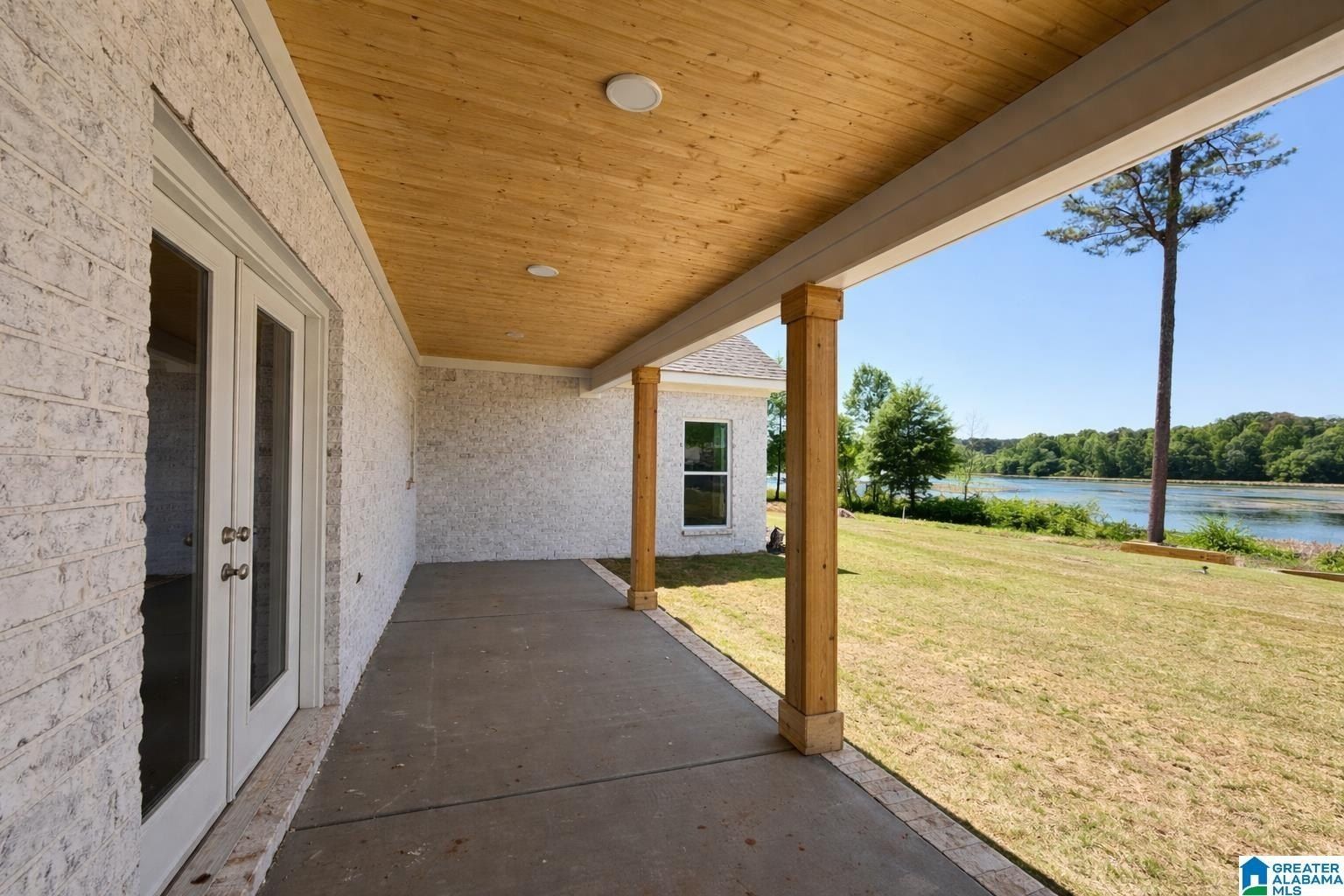 372 Lake Creek Drive. Guntersville, AL 35976