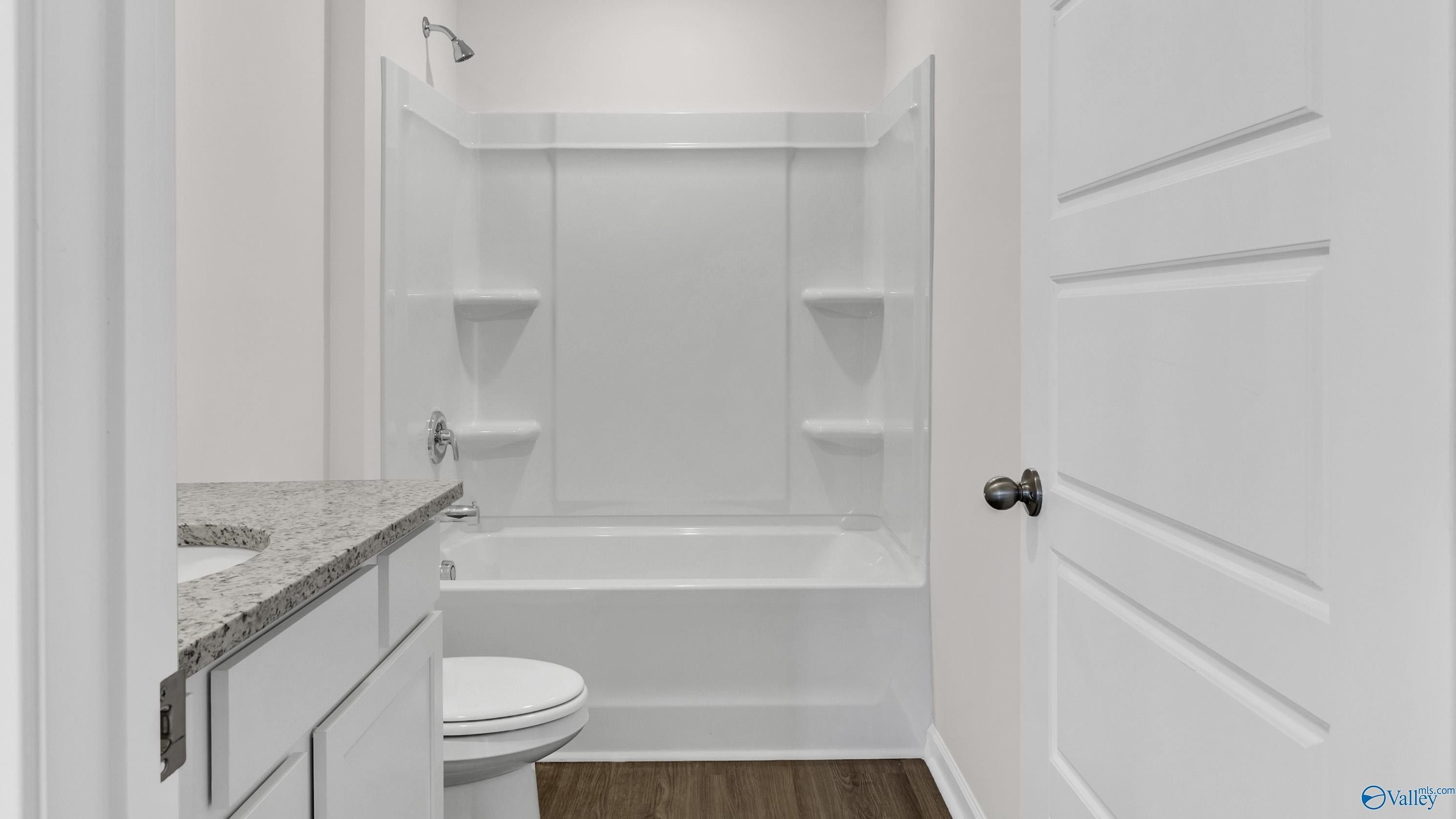 18935 Wicklow Circle. Athens, AL 35613