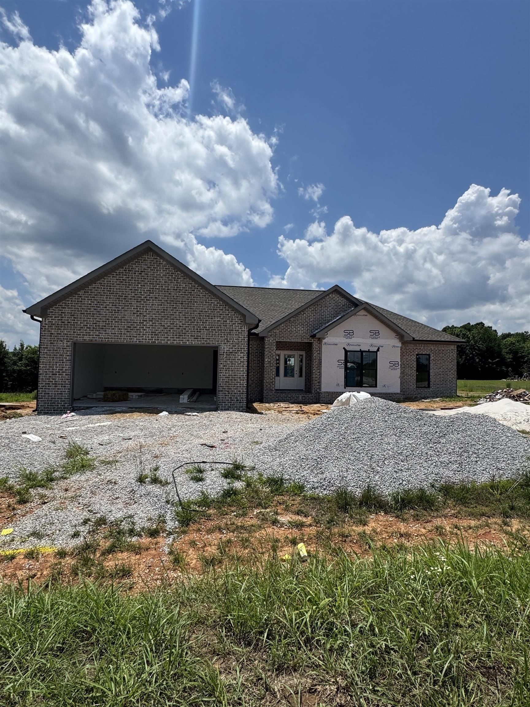 240 Spry Way. Killen, AL 35645