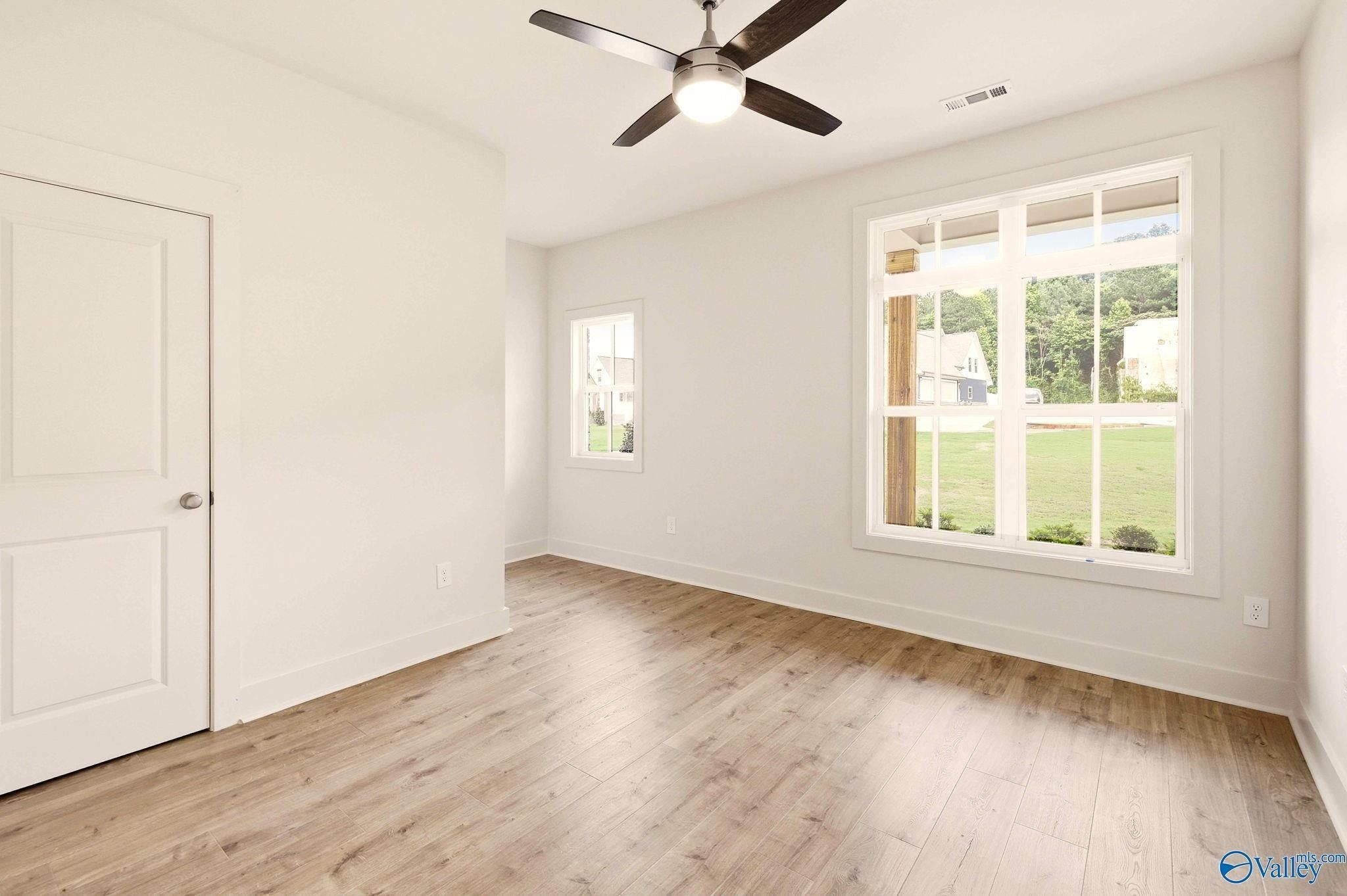 372 Lake Creek Drive. Guntersville, AL 35976
