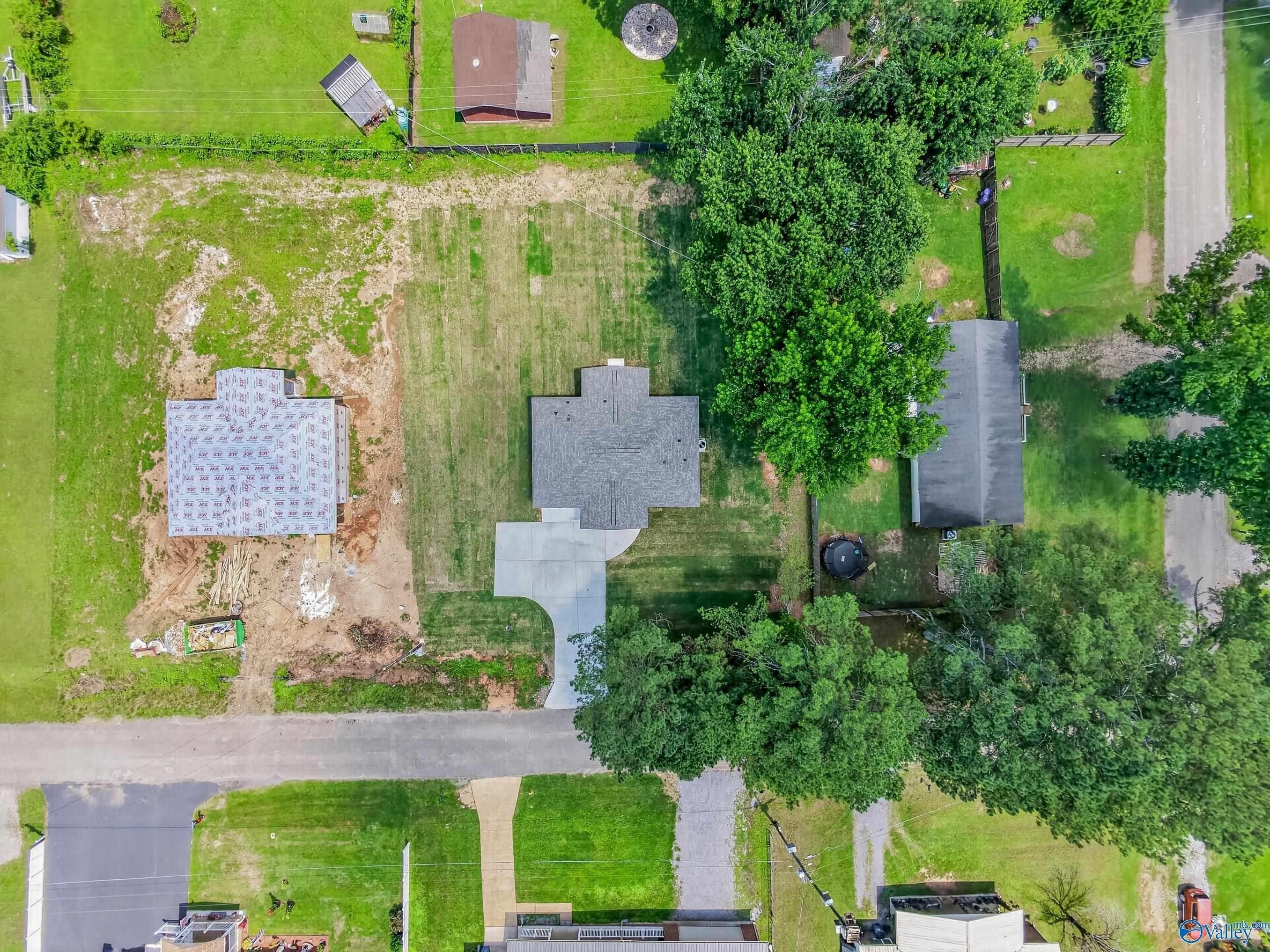403 Mcdonald Lane. Guntersville, AL 35976