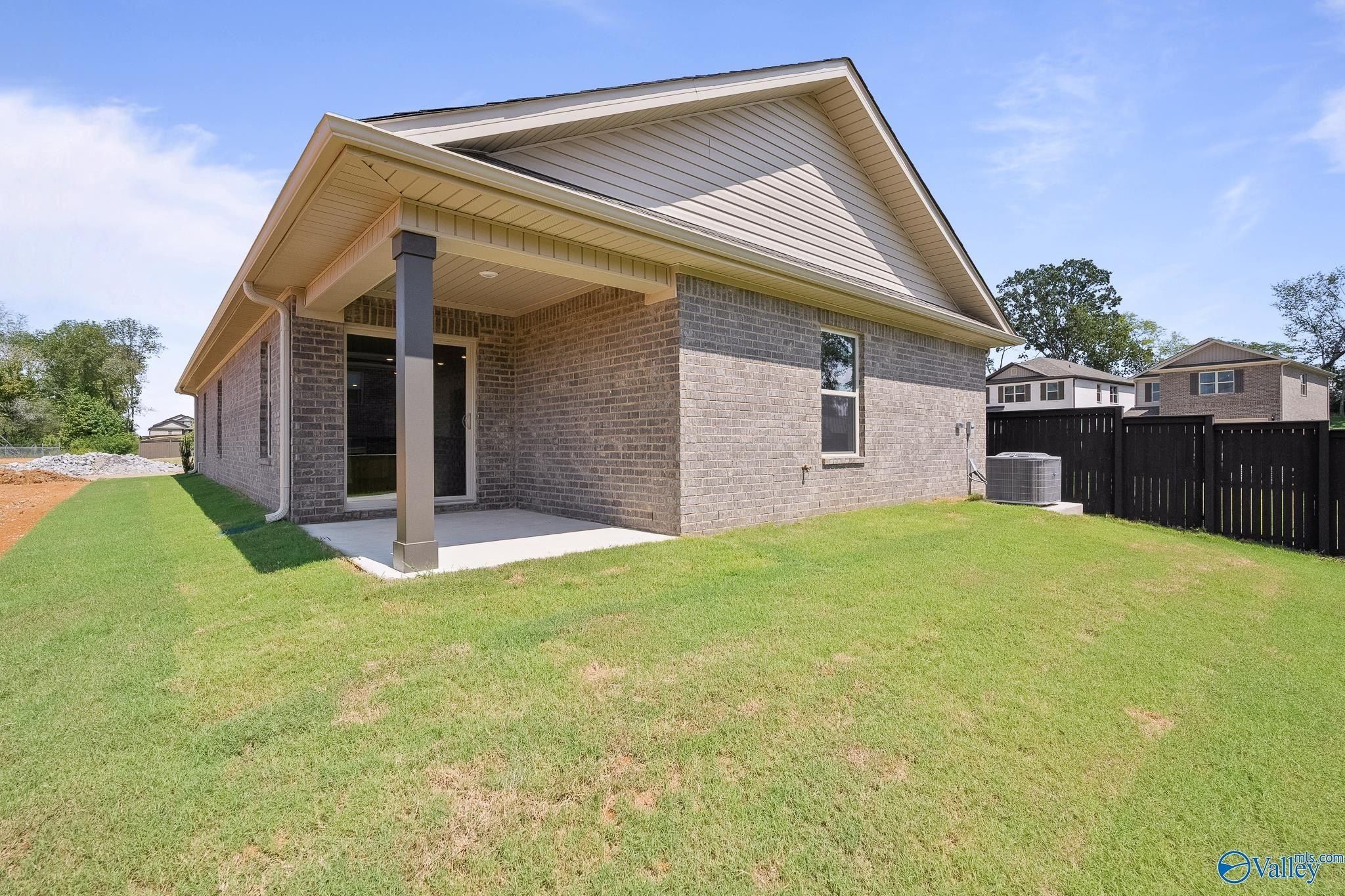 27980 Devvenshire Drive. Harvest, AL 35749