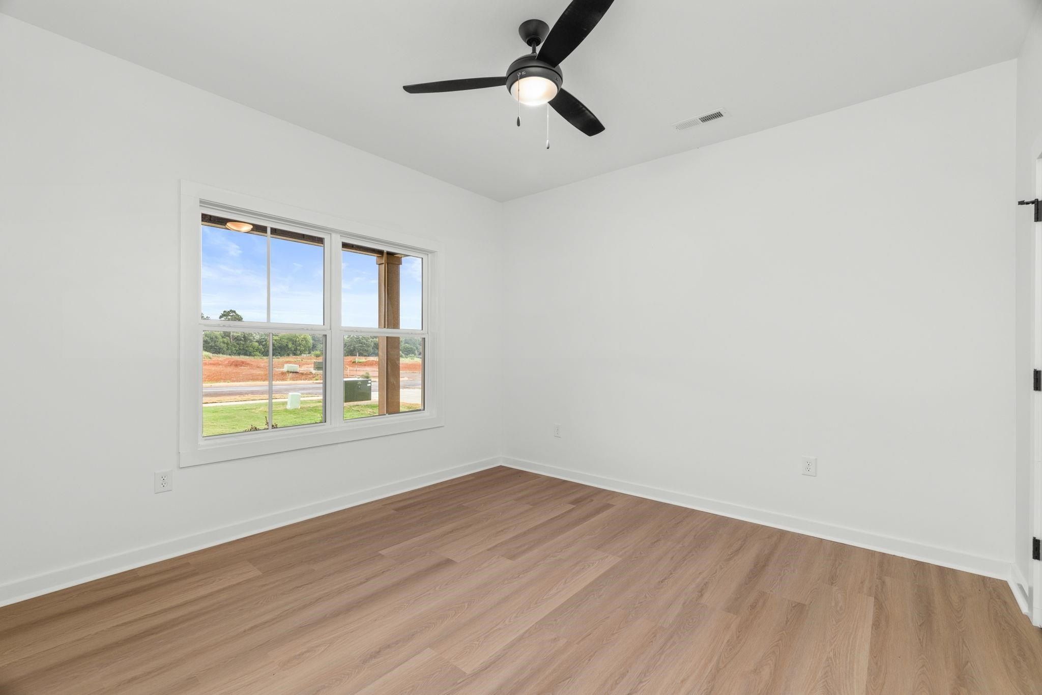 32 Foster Dr. Florence, AL 35633
