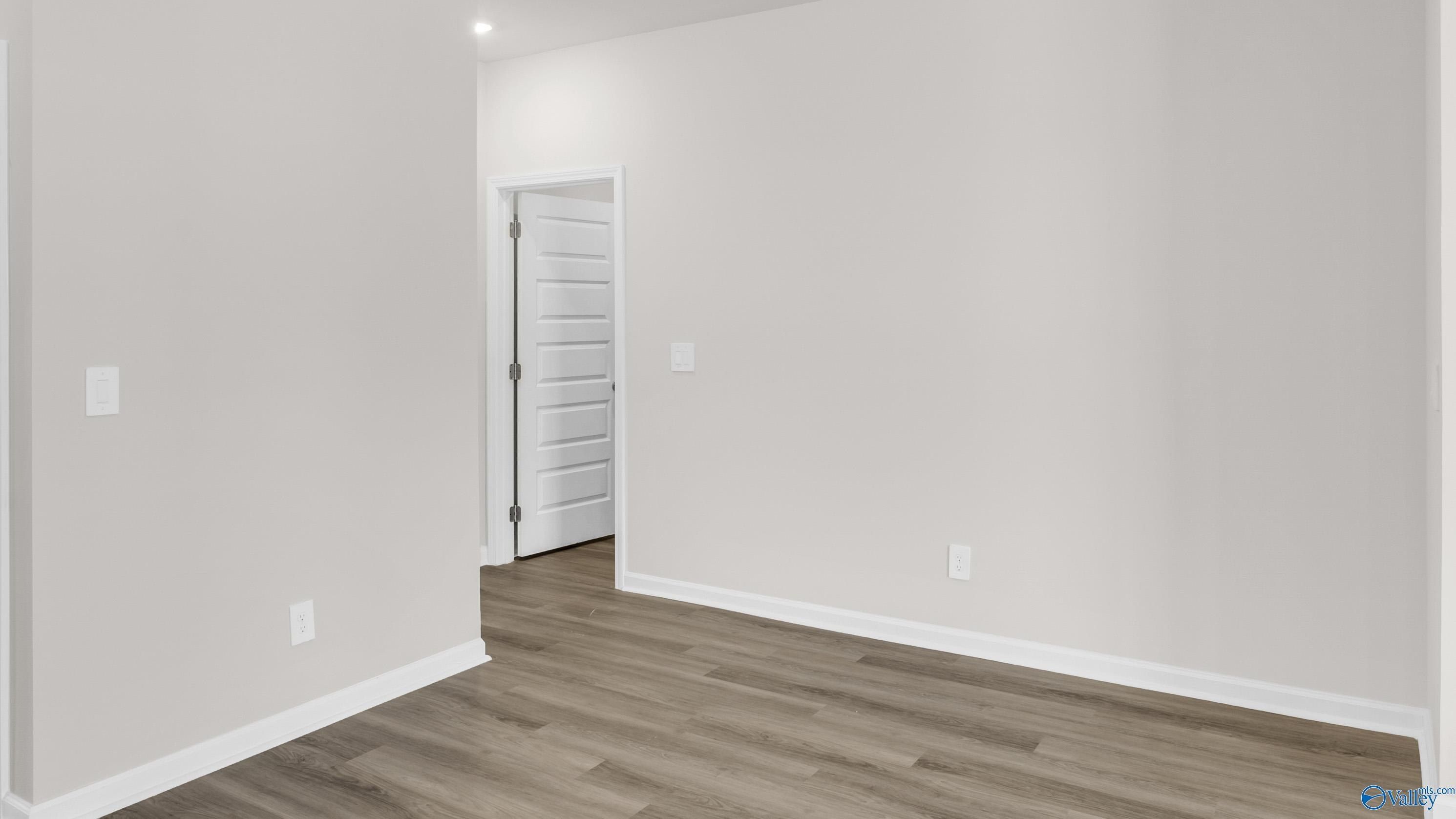 18949 Wicklow Circle. Athens, AL 35613