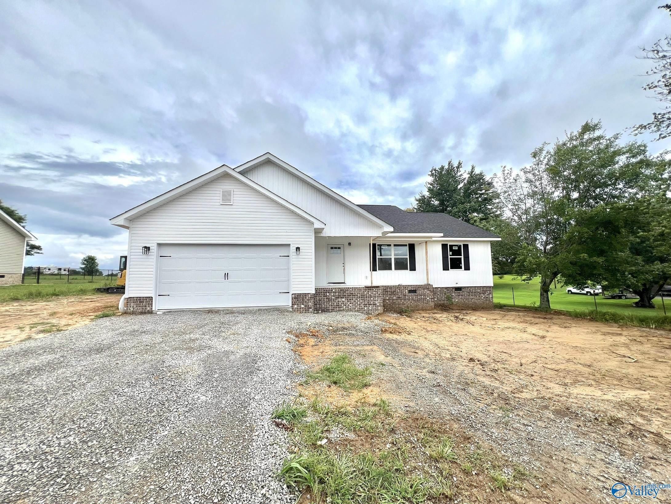 455 Bluff Drive. Section, AL 35771