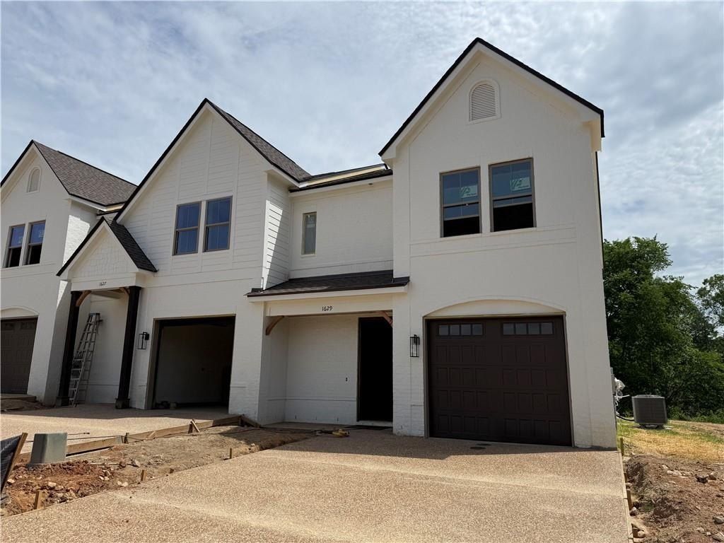 1621 Parker Creek Trail. Auburn, AL 36832