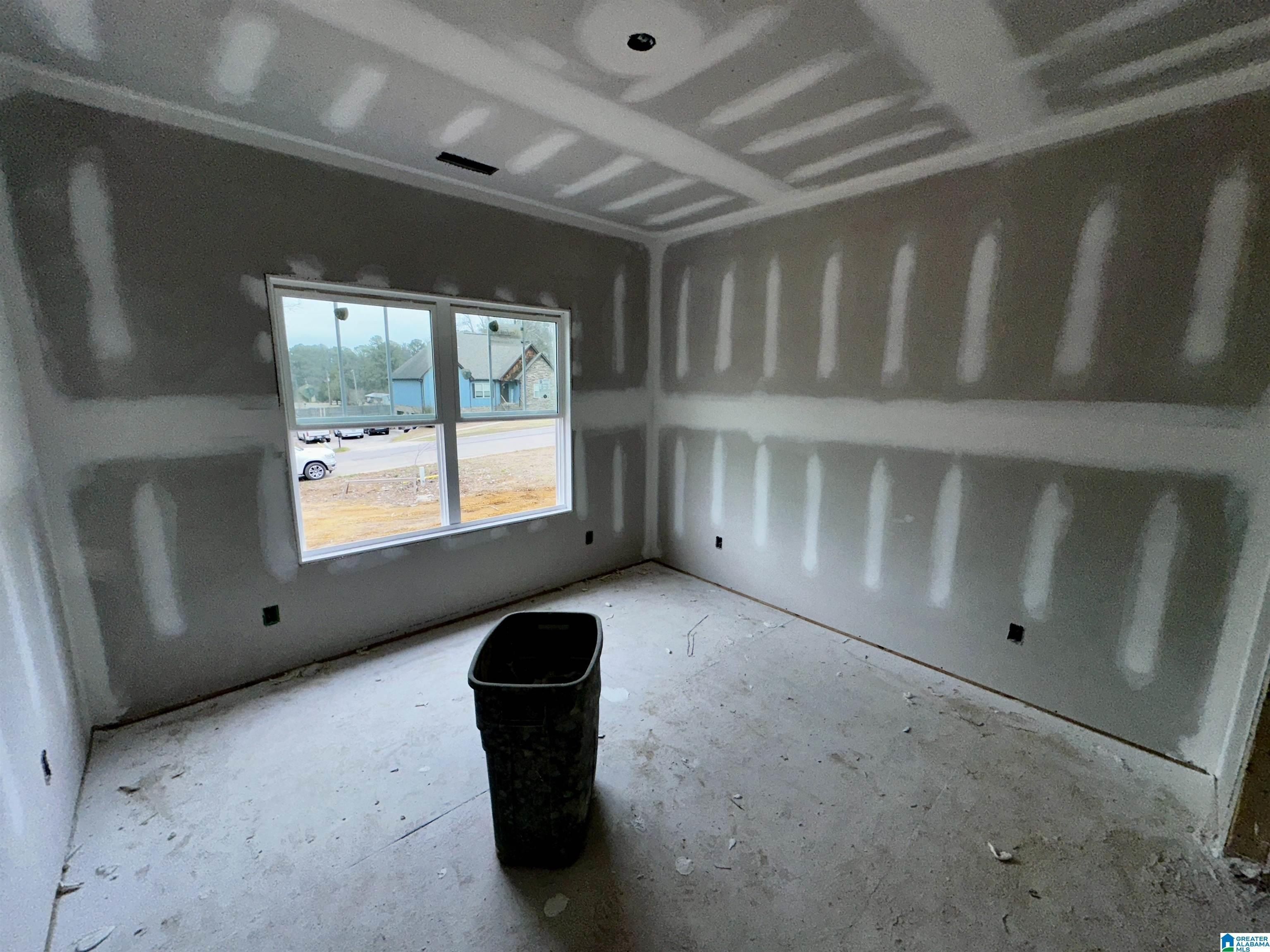 1027 Oak Valley Drive. Leeds, AL 35094
