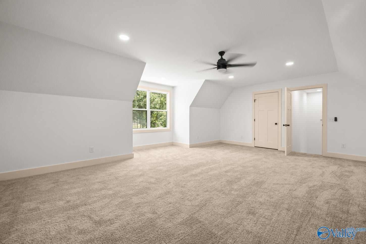 220 Prince Circle. Laceys Spring, AL 35754