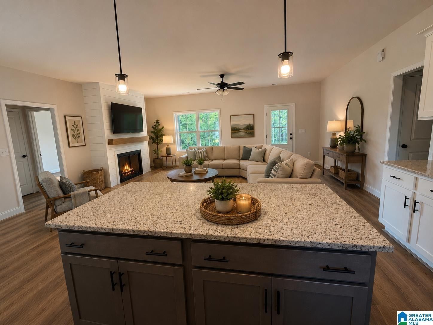 522 Holt Circle. Hayden, AL 35079