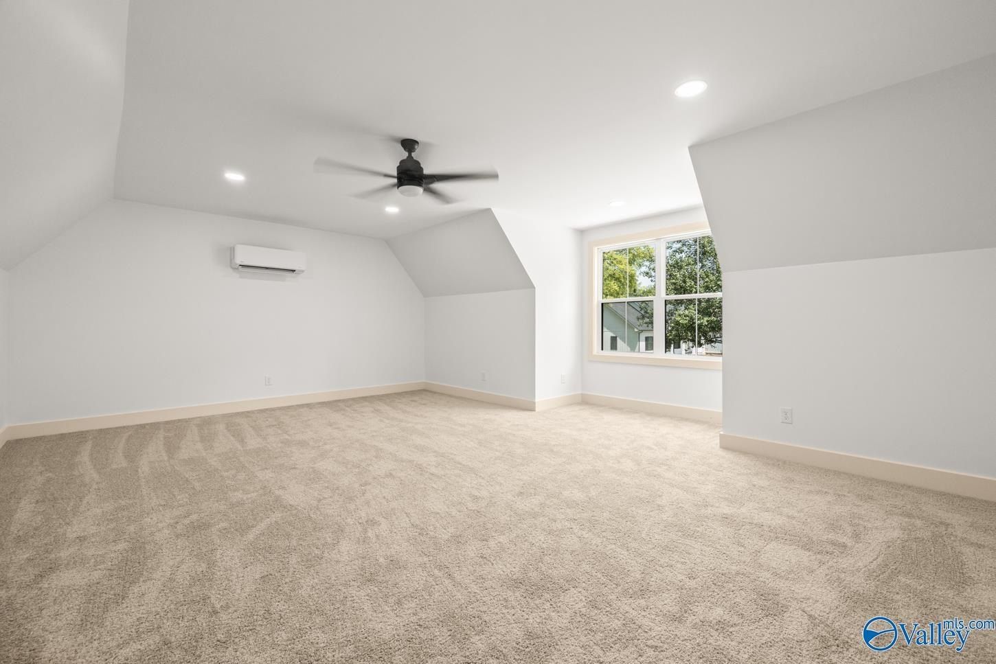 220 Prince Circle. Laceys Spring, AL 35754