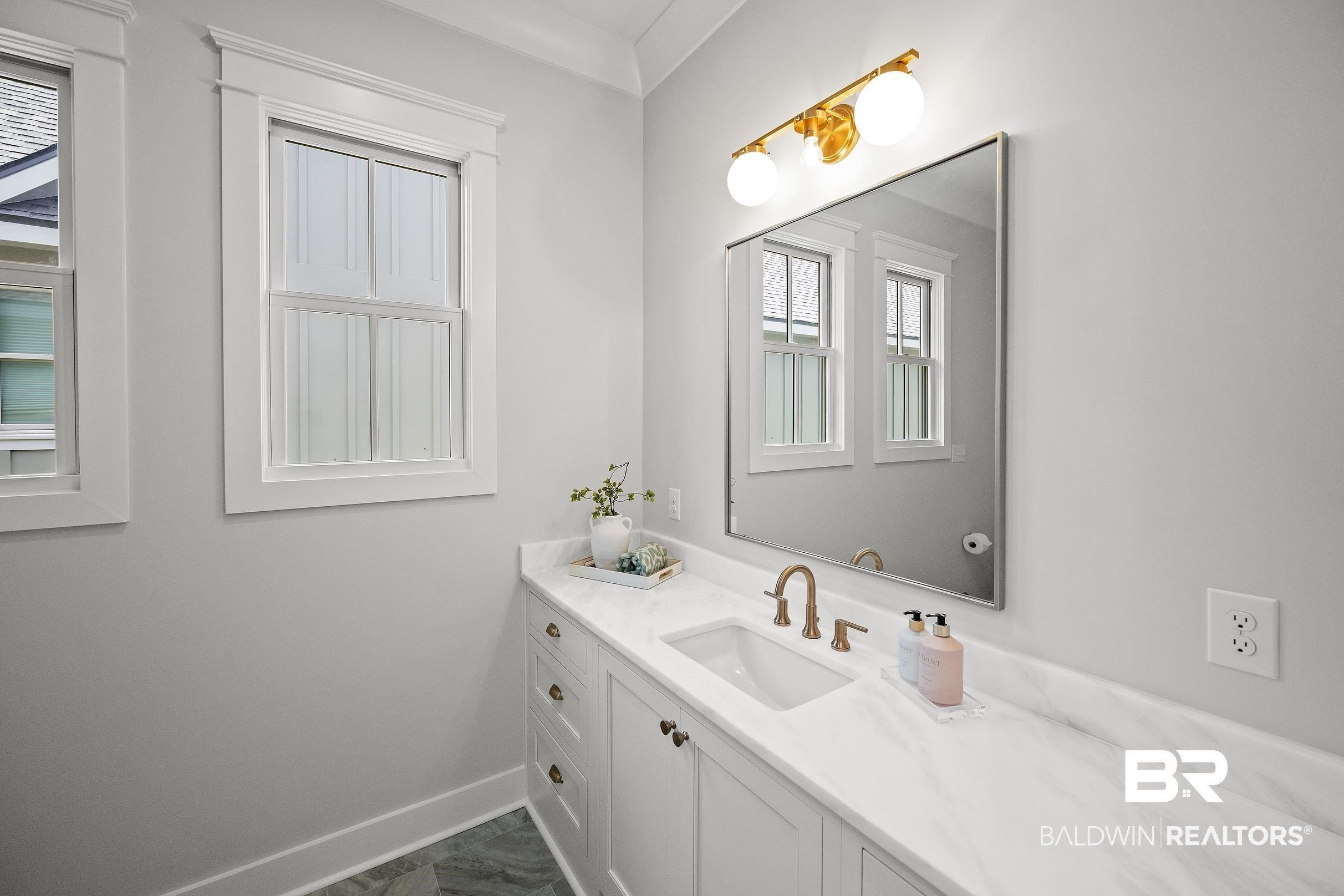 234 Aster Circle. Fairhope, AL 36532