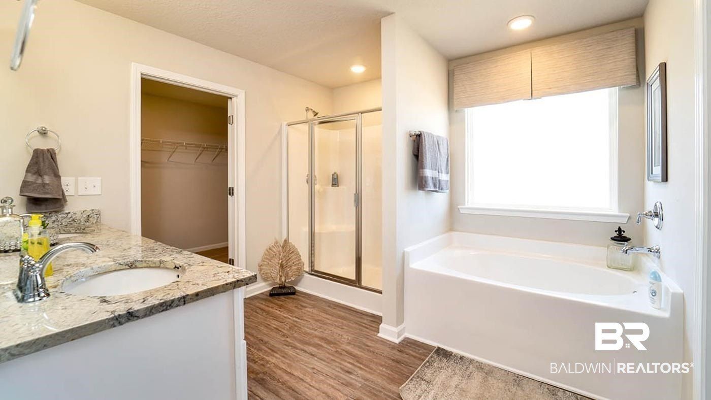 22568 Thatch Street. Robertsdale, AL 36567