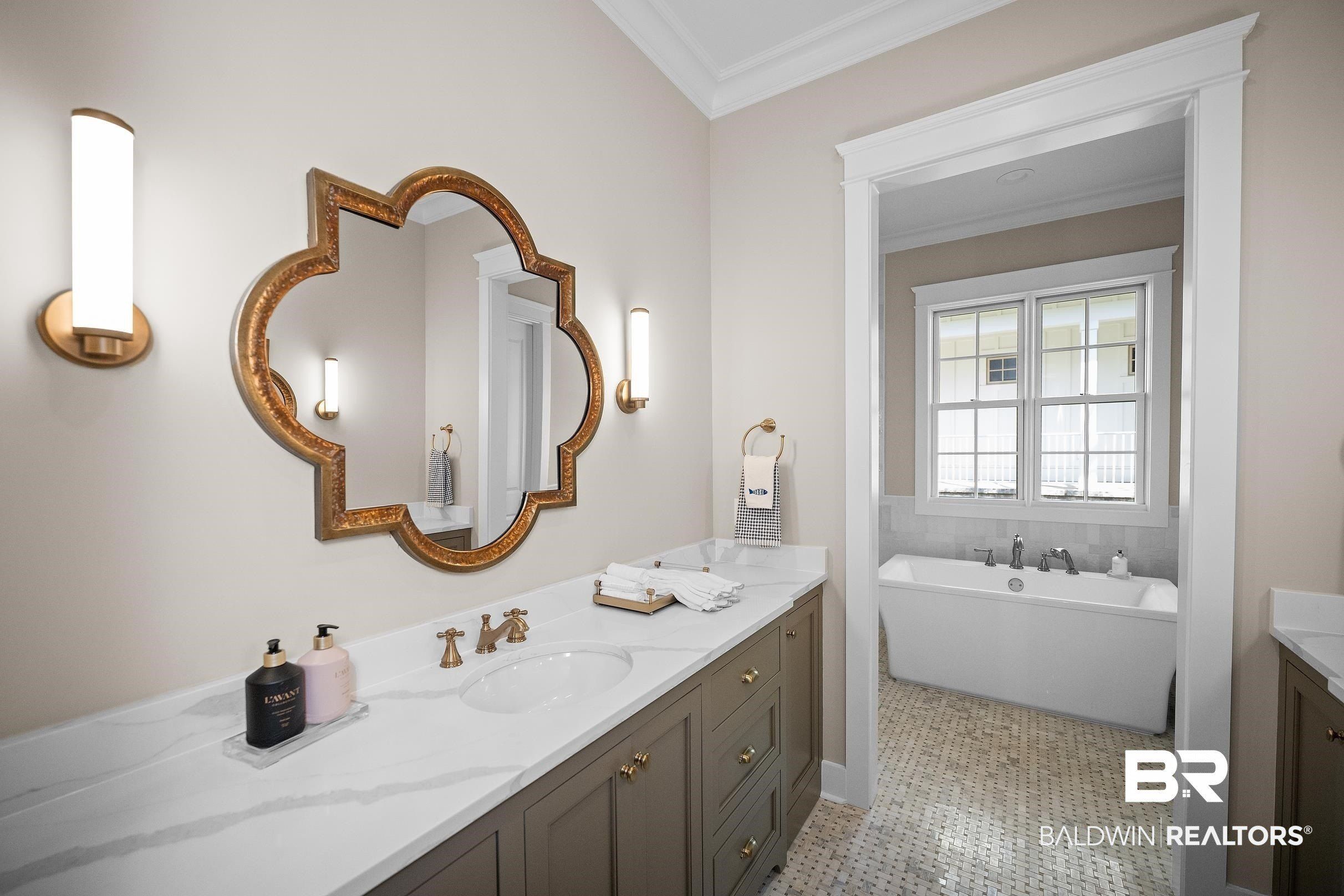 309 Iris Court. Fairhope, AL 36532