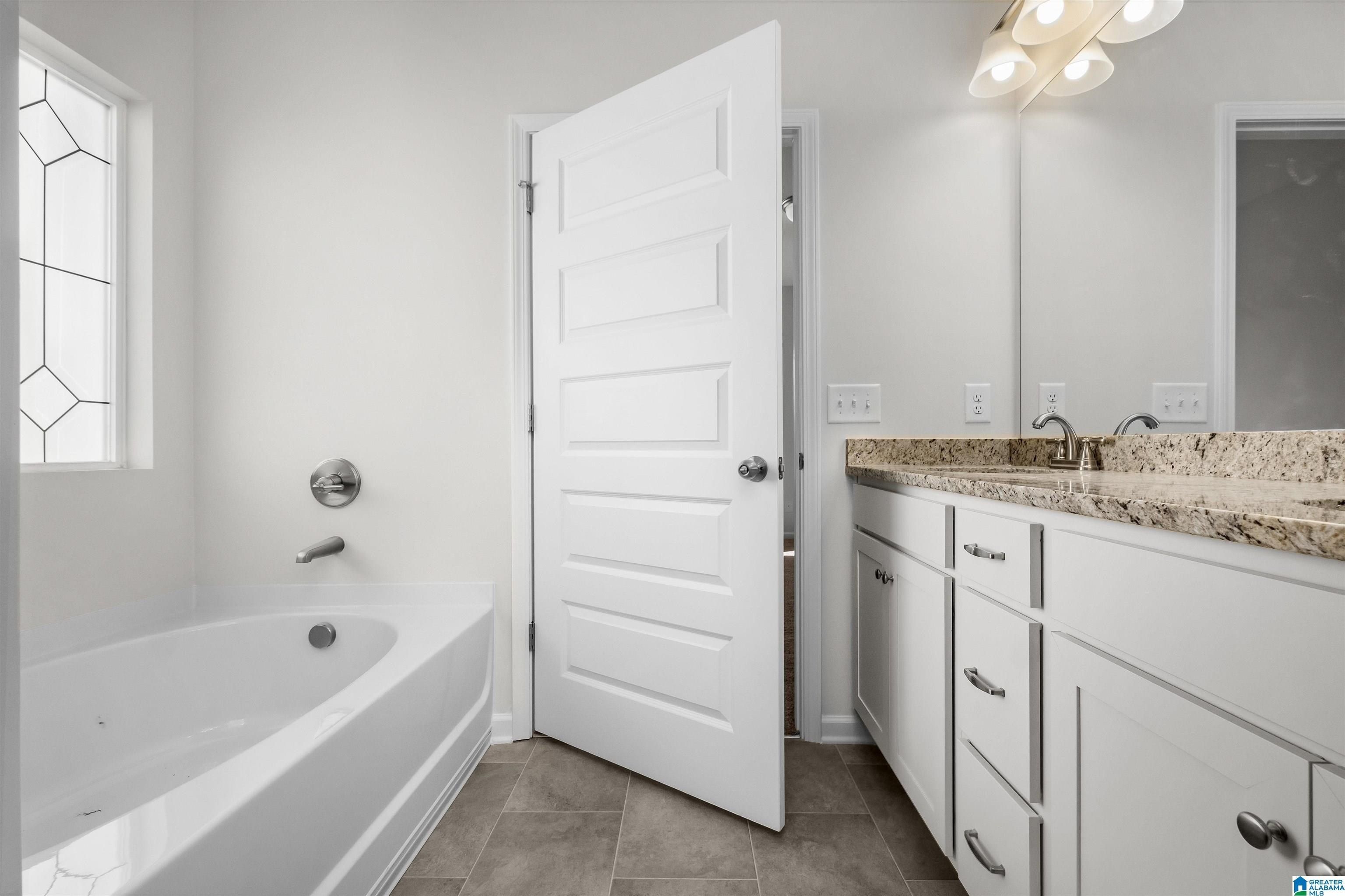 9371 Brunswick Avenue. Kimberly, AL 35091