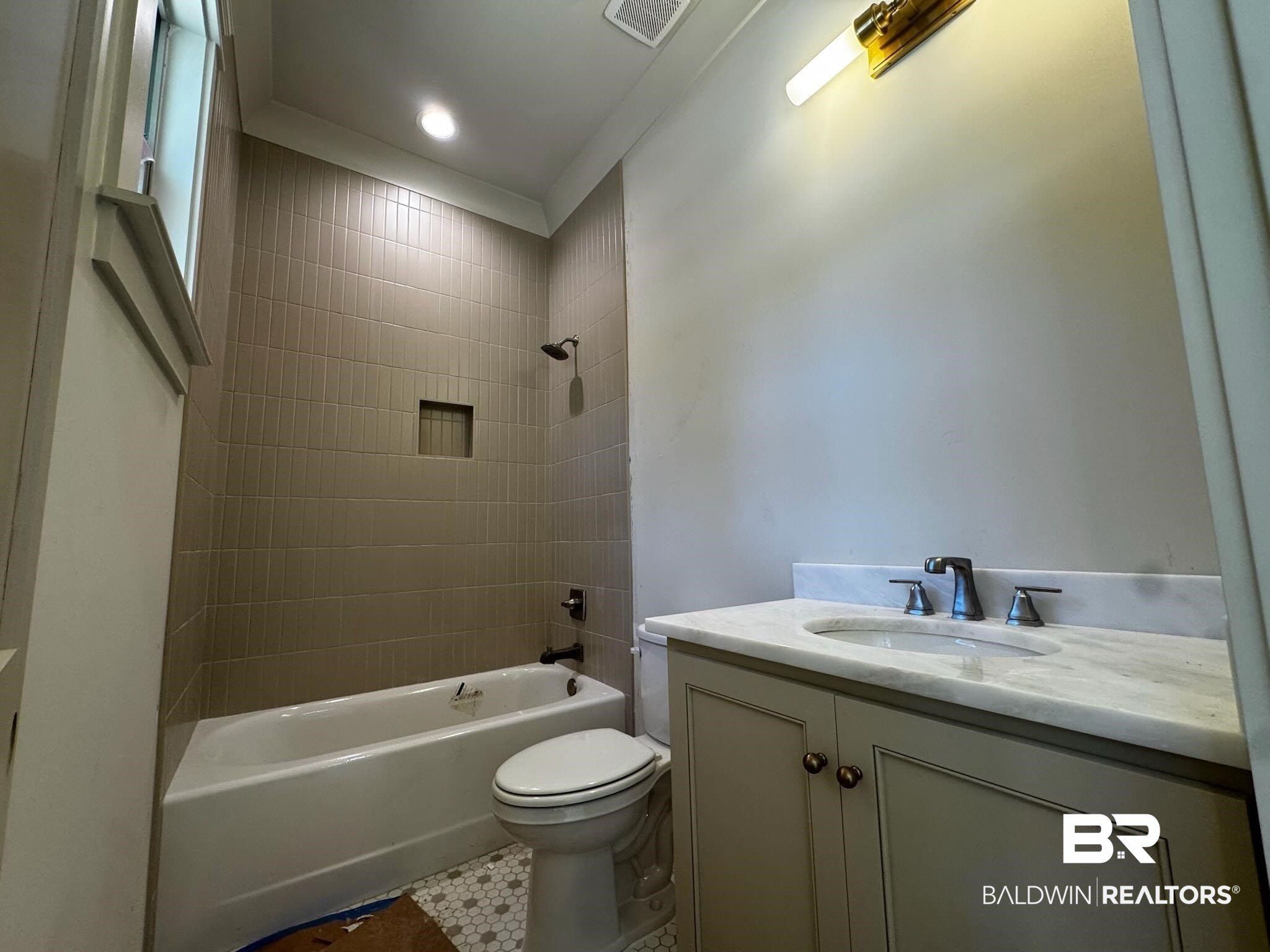124 Glen Hardie Drive. Fairhope, AL 36532