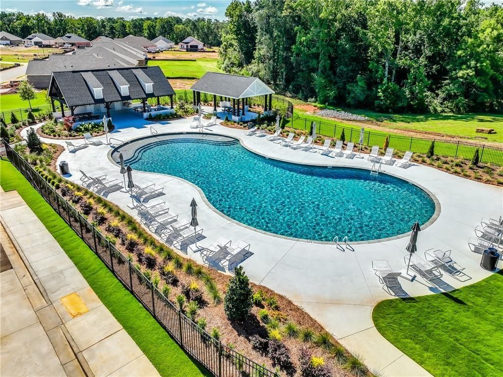 1042 Como Way. Opelika, AL 36804