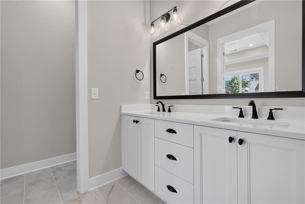 2176 Dawson Corner Loop. Auburn, AL 36832