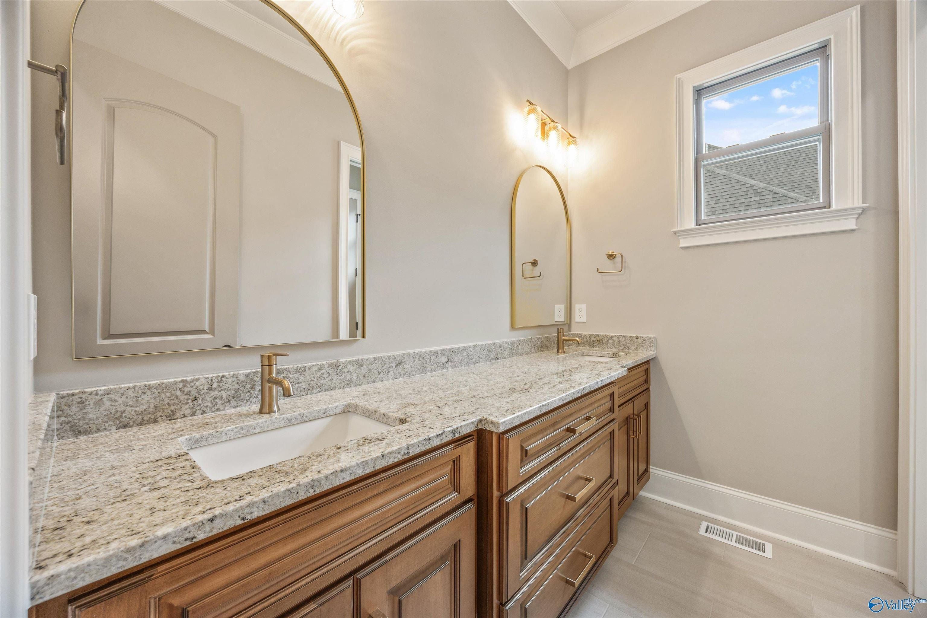43 Legacy Oaks Place. Gurley, AL 35748
