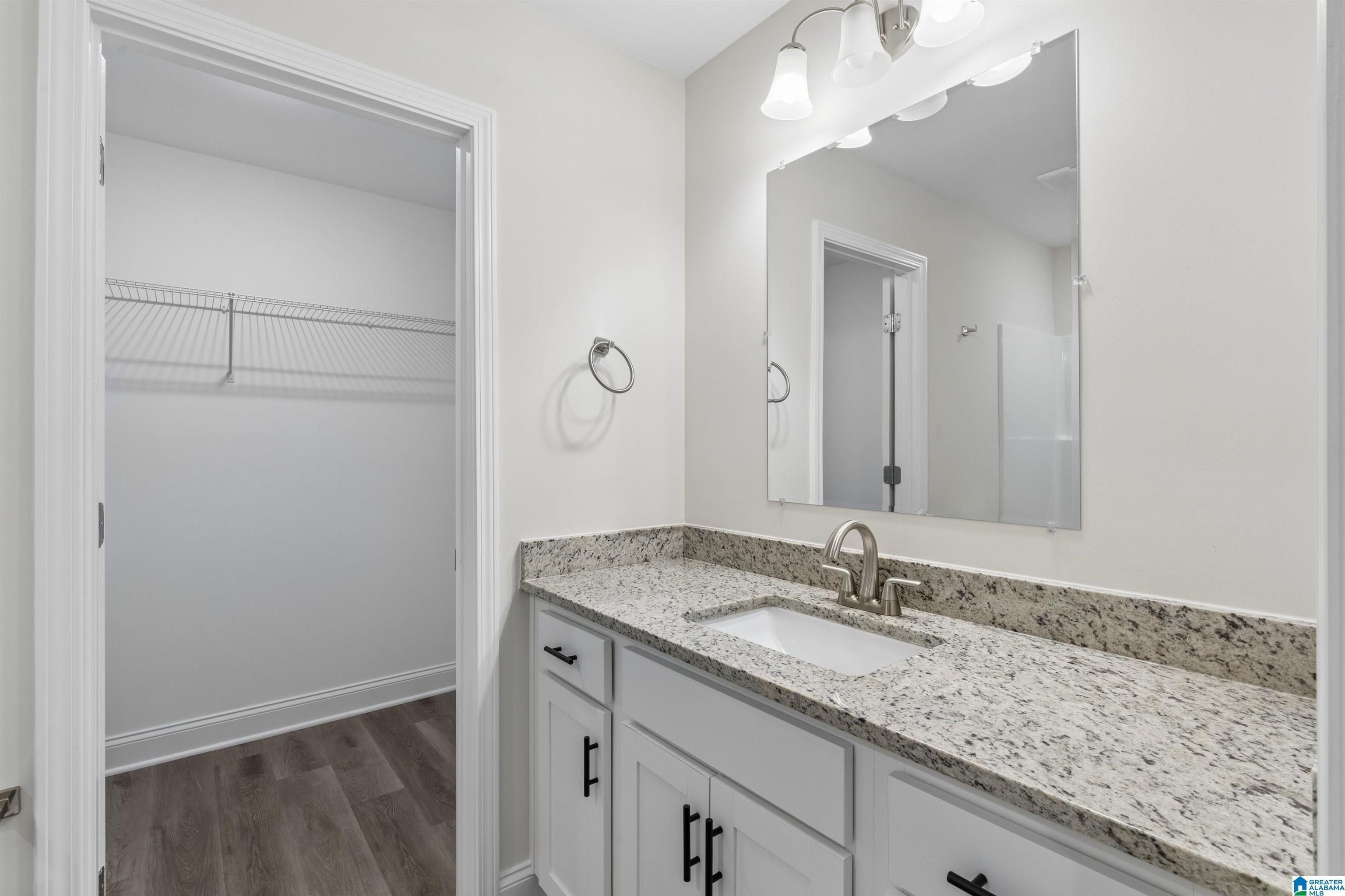 248 Mabelon Court. Hueytown, AL 35023