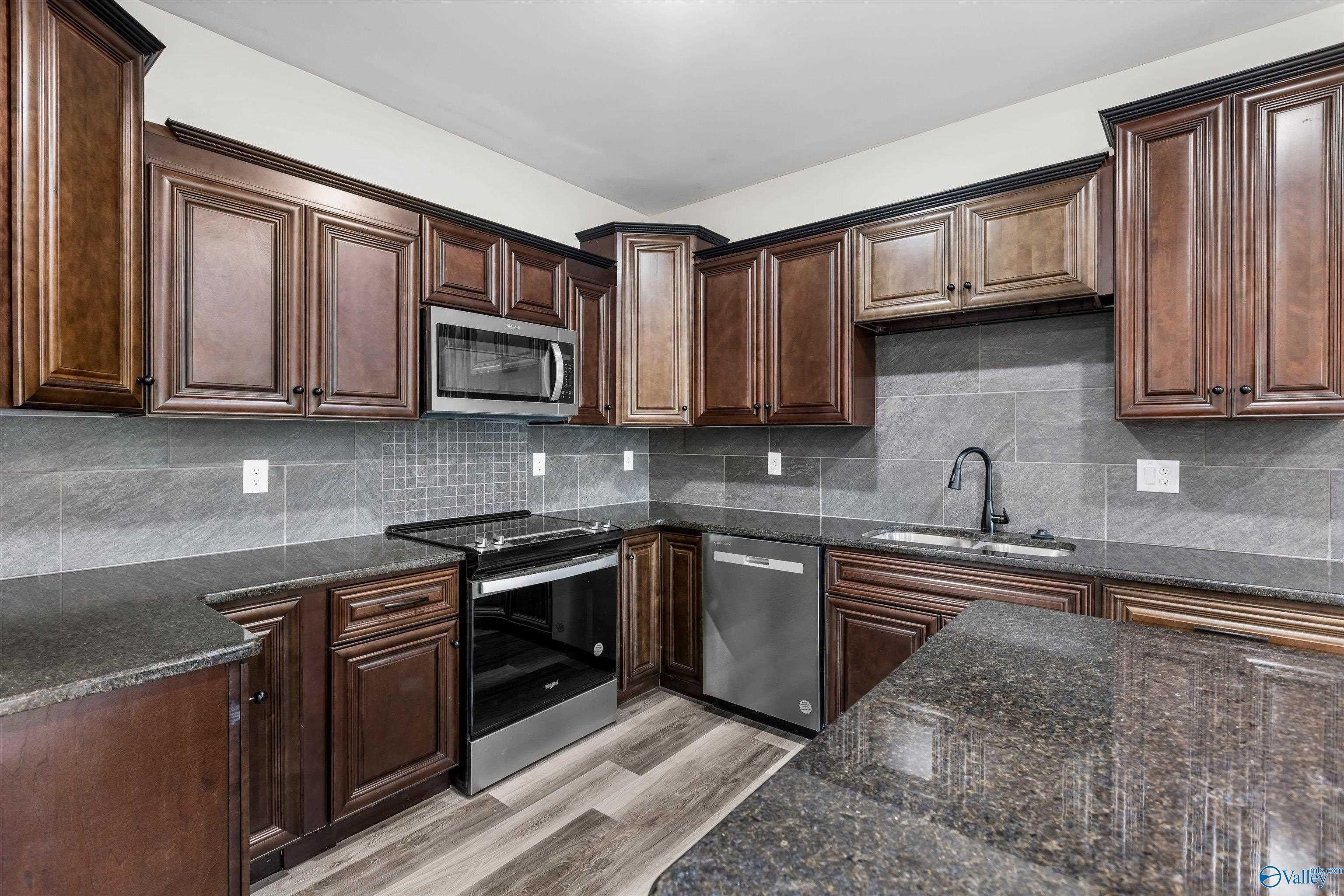 341 Summit Lakes Drive. Athens, AL 35613