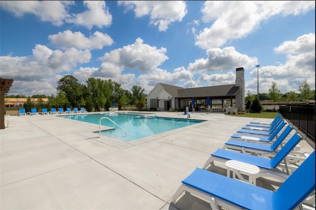317 Tundra Swann Lane. Auburn, AL 36832