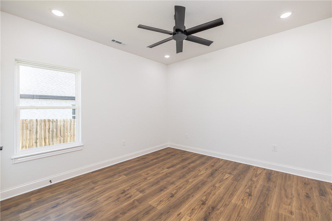 1618 N Pershing Street. Fayetteville, AR 72704