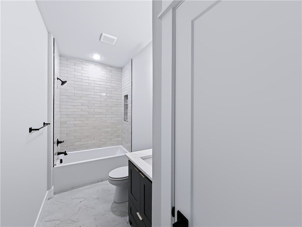 4 Constance Circle. Bella Vista, AR 72714
