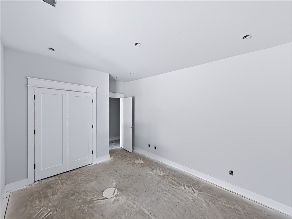 47 Westmorland Drive. Bella Vista, AR 72714