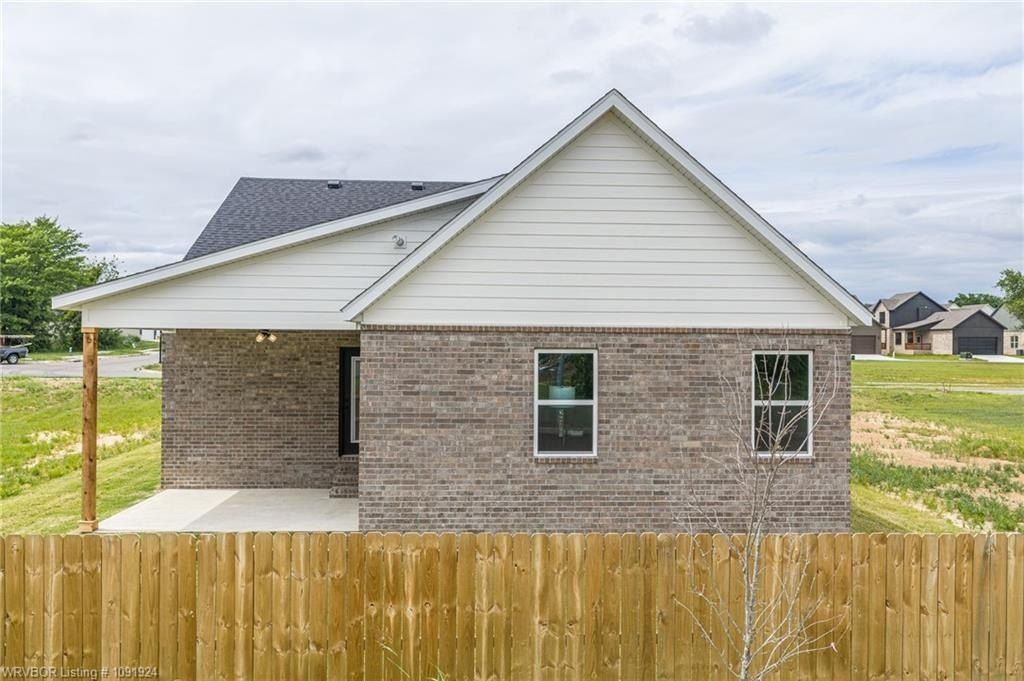 6925 Spruce St. Fort Smith, AR 72916