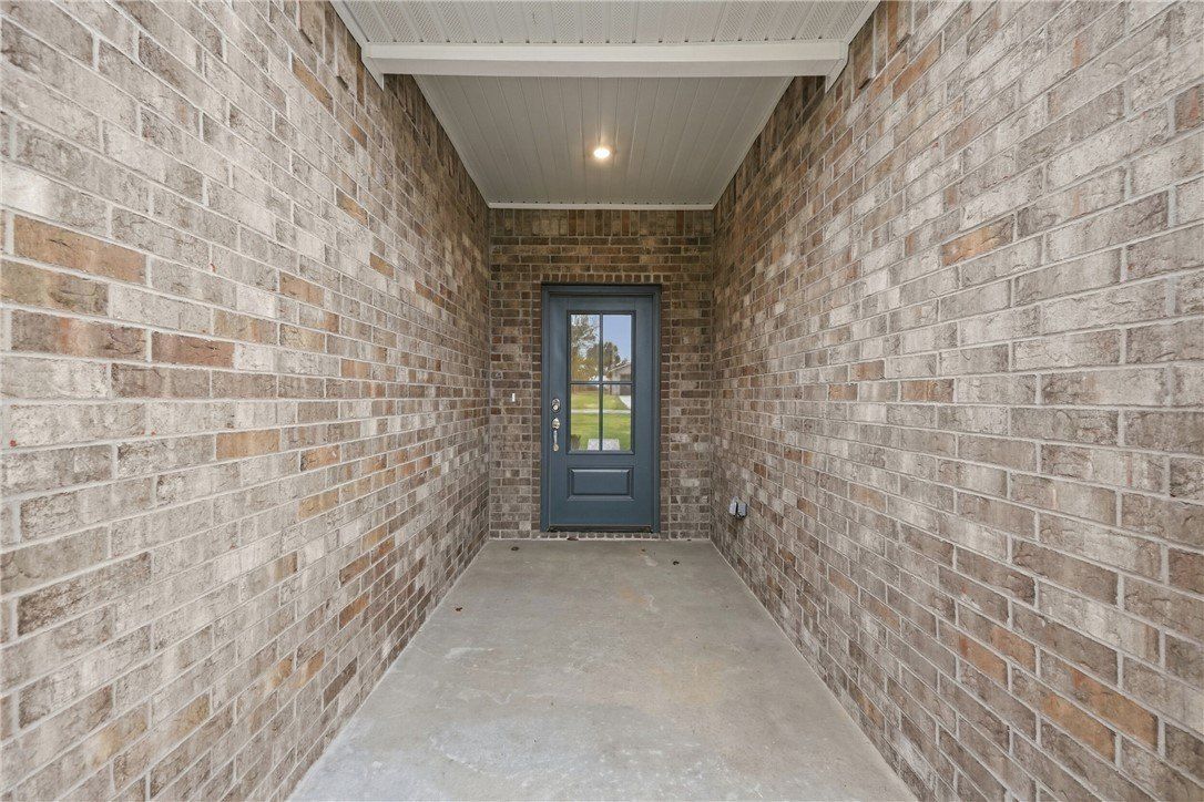 2300 Cassidy Court. Siloam Springs, AR 72761
