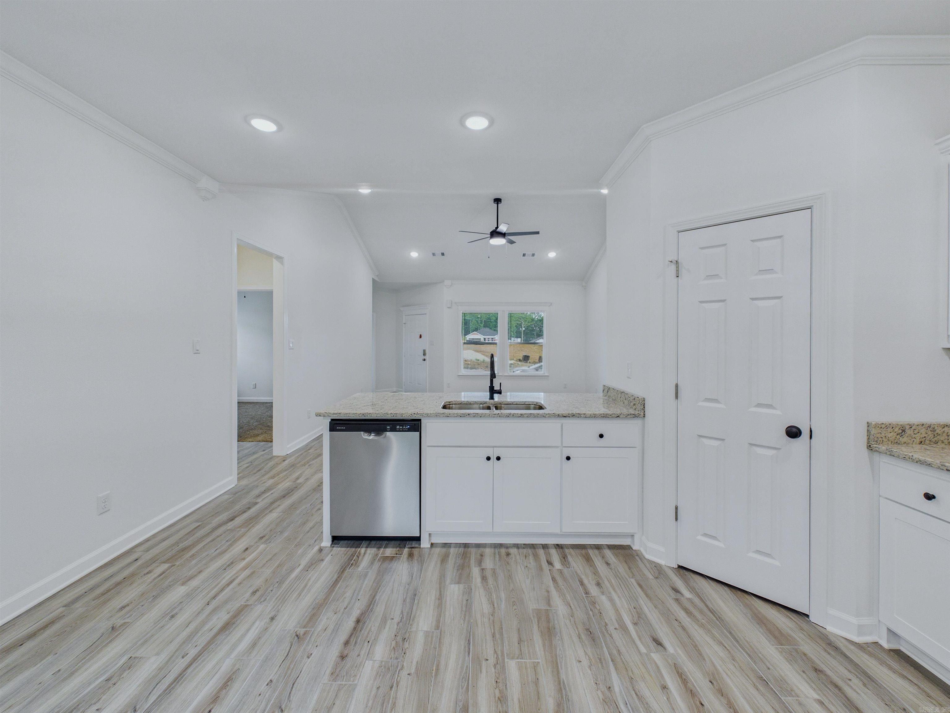 1135 Coal Mountain Road. El Paso, AR 72045
