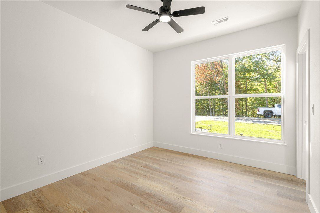 68 Granshire Drive. Bella Vista, AR 72714