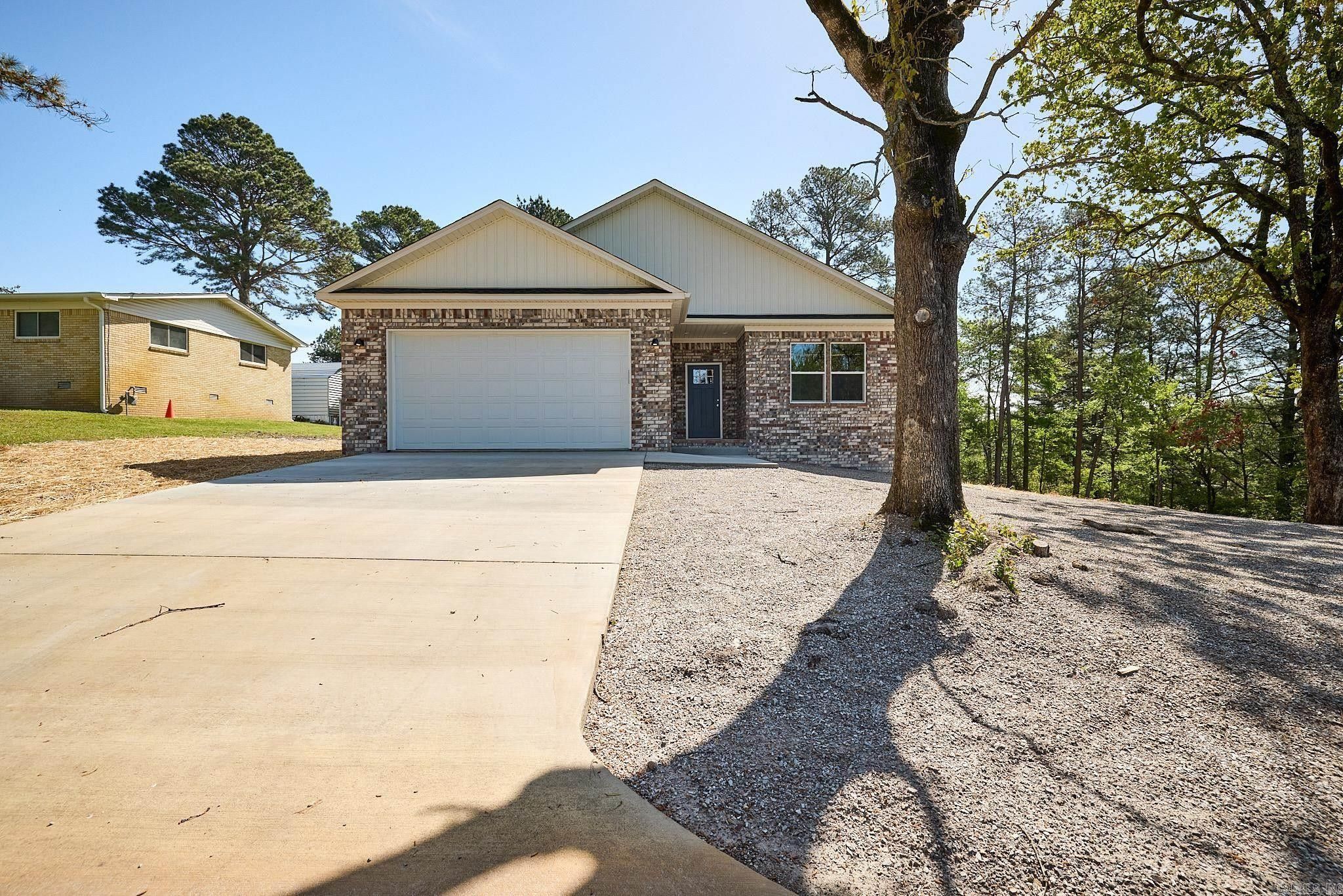 126 Green Acres Circle. Hot Springs, AR 71913