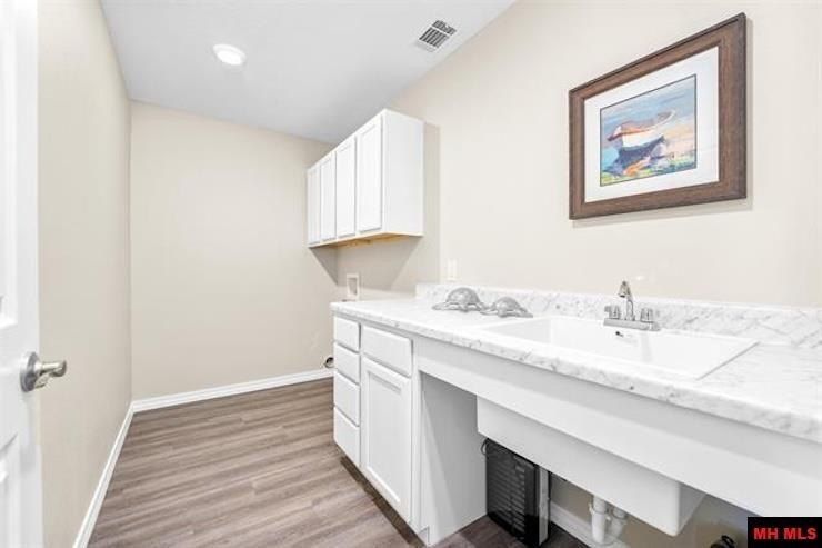 2002 Silver Bay Court. Mountain Home, AR 72653